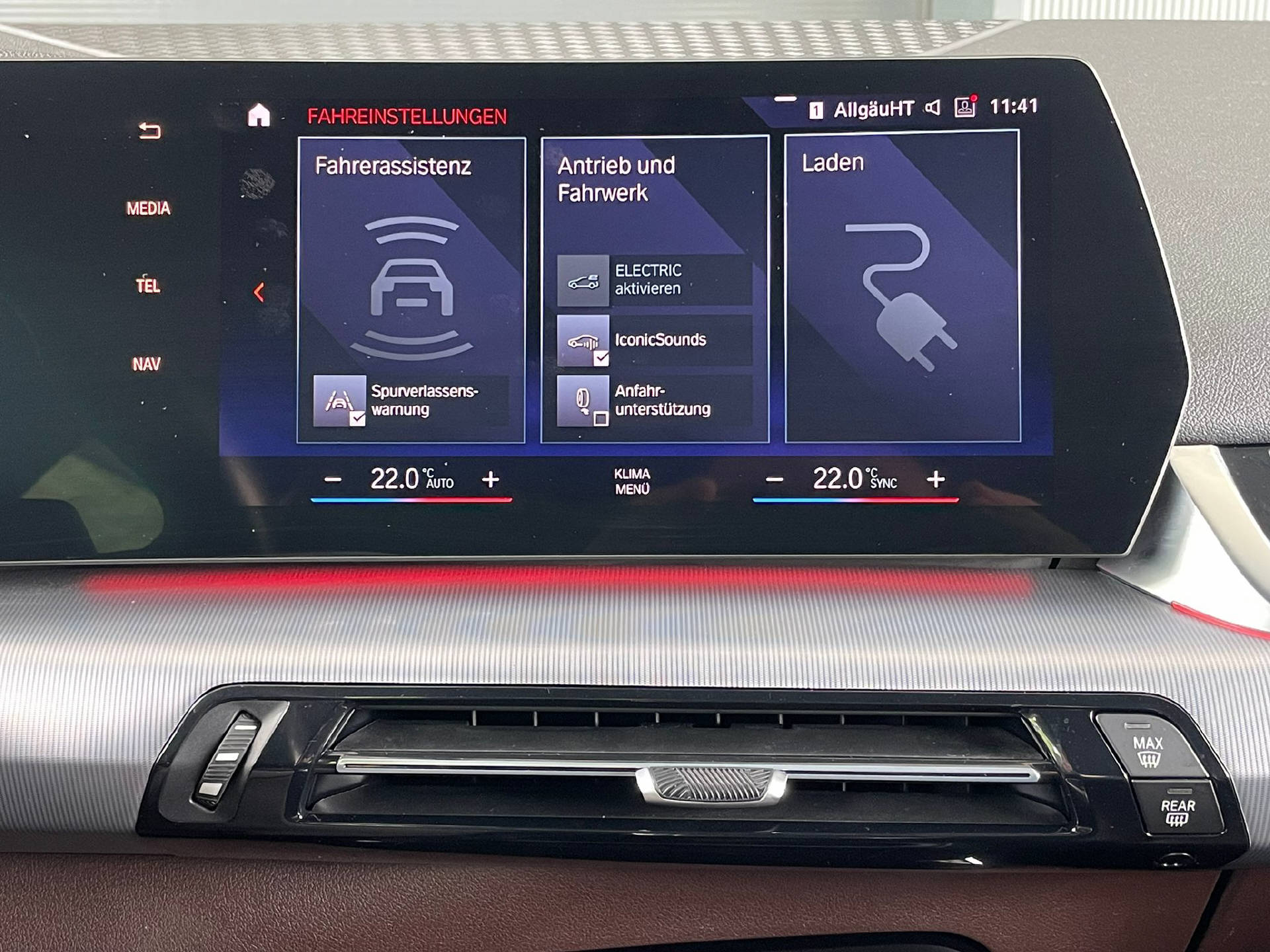 BMW 225e xDrive paddles Active Tourer-image-11