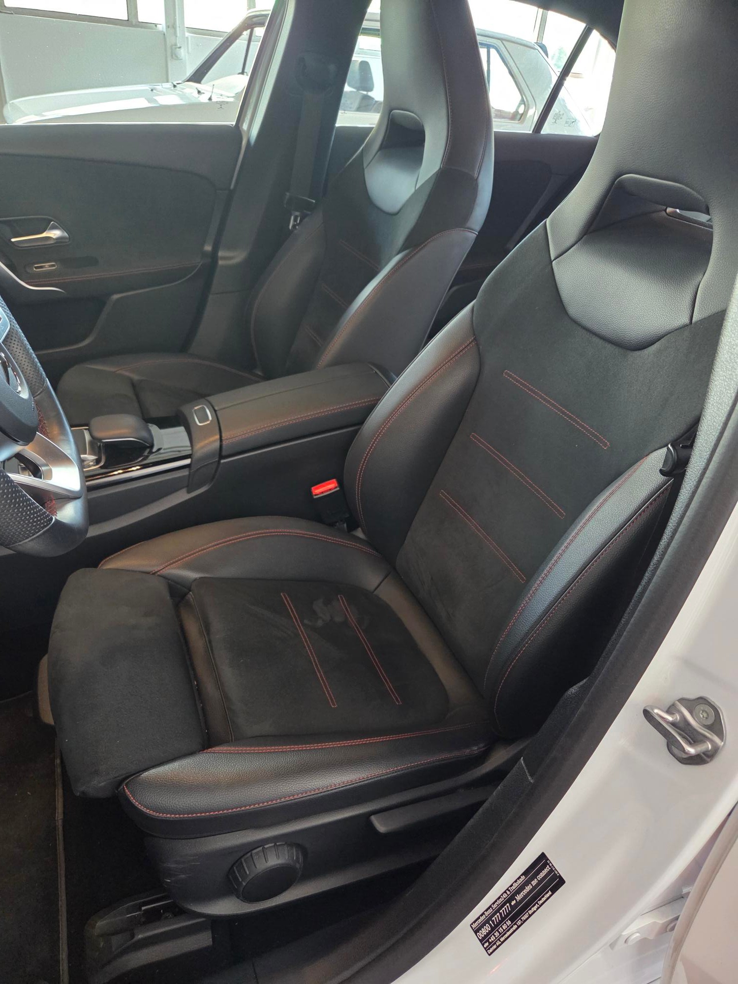 MERCEDES-BENZ A 220 AMG Line-image-6