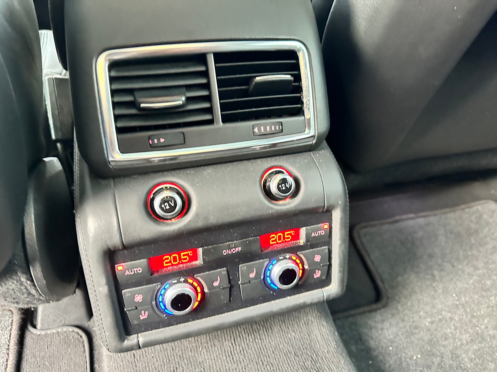 AUDI Q7 4.2 TDI quattro tiptronic S-Line-image-11