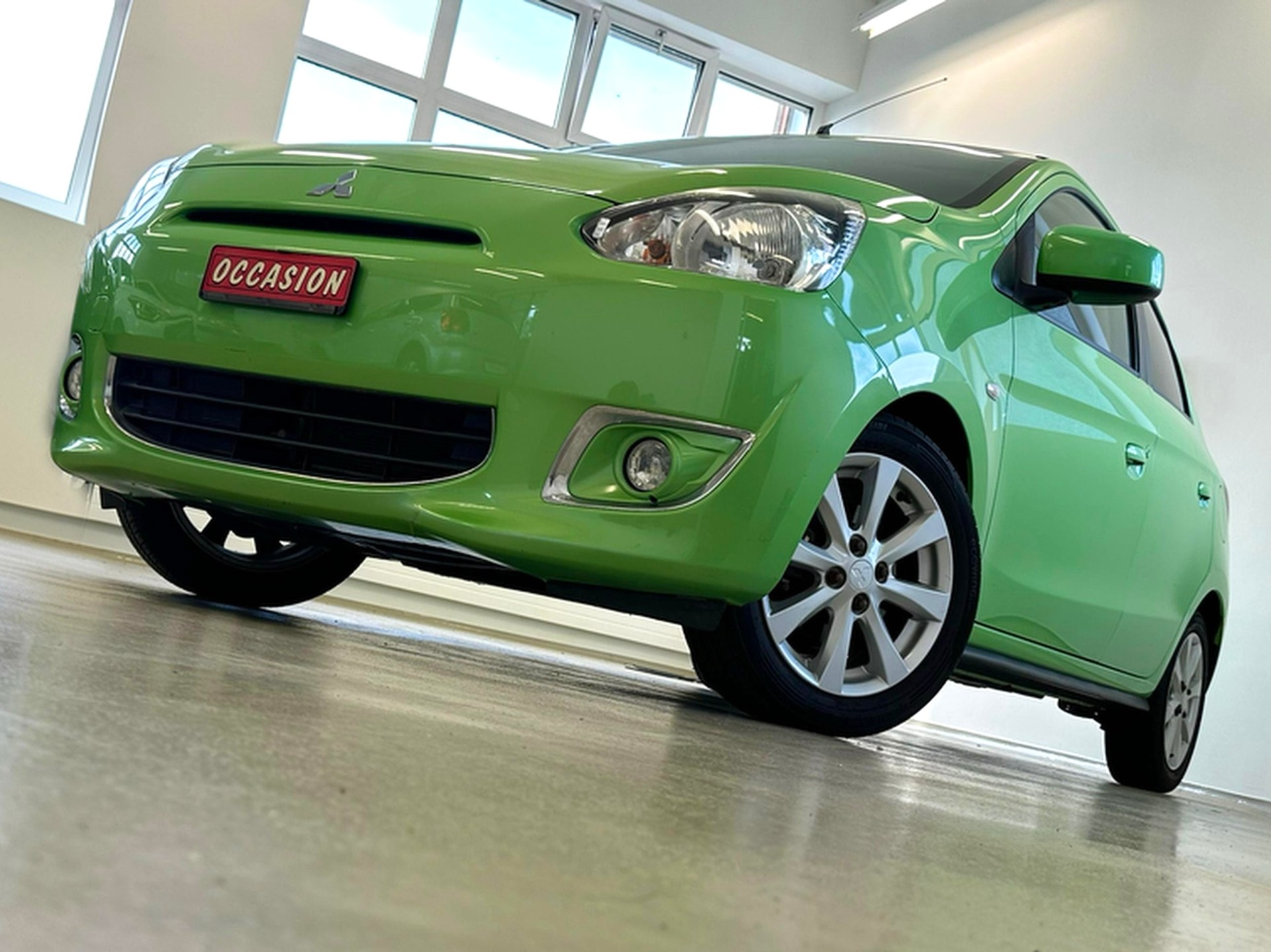 MITSUBISHI Space Star 1.2 Intense-showroom-element-3