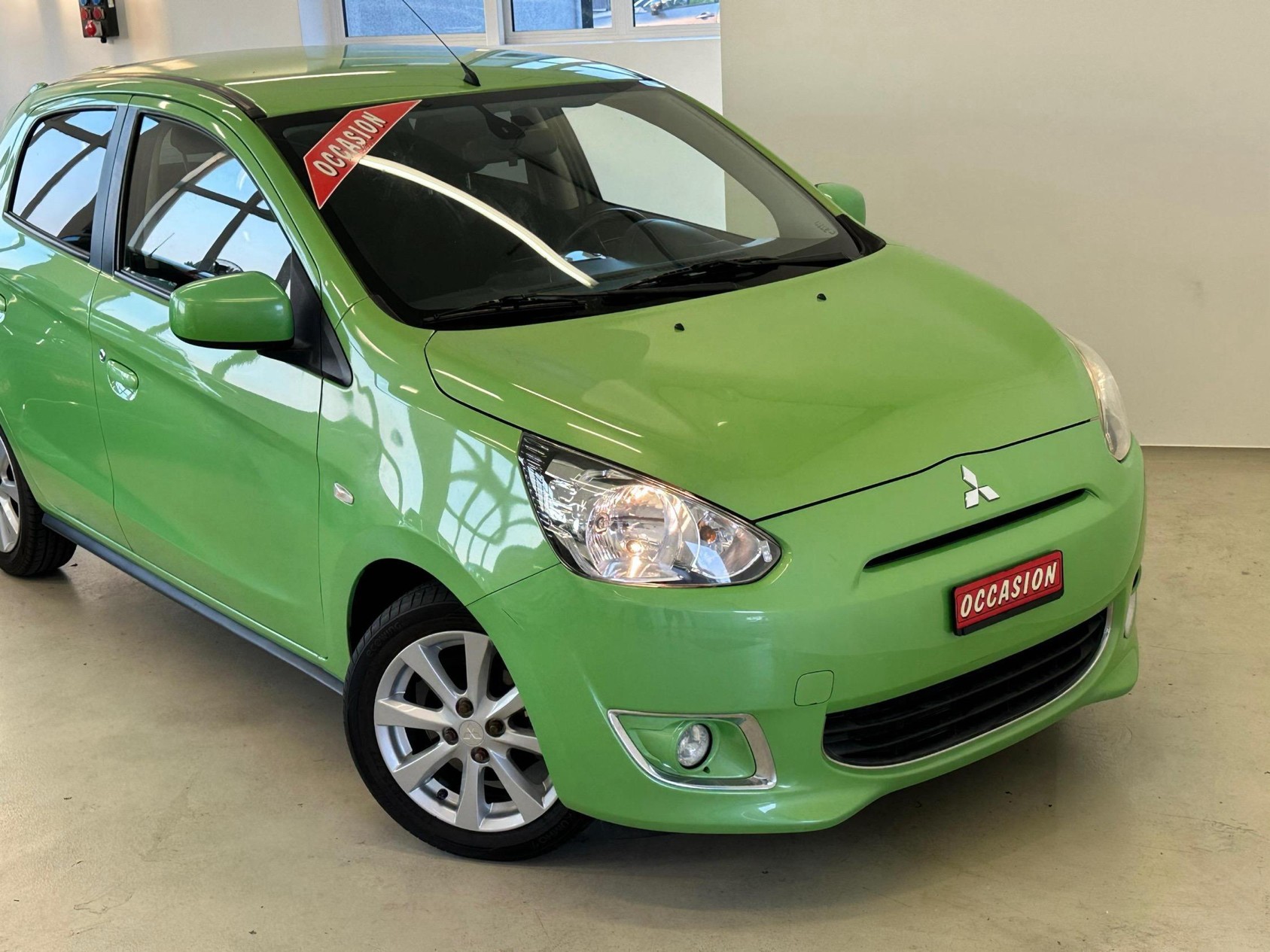 MITSUBISHI Space Star 1.2 Intense-showroom-element-2