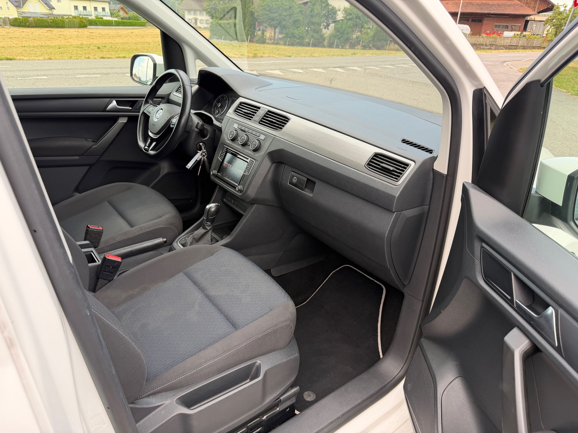 VW Caddy 2.0 TDI Highline DSG-image-8