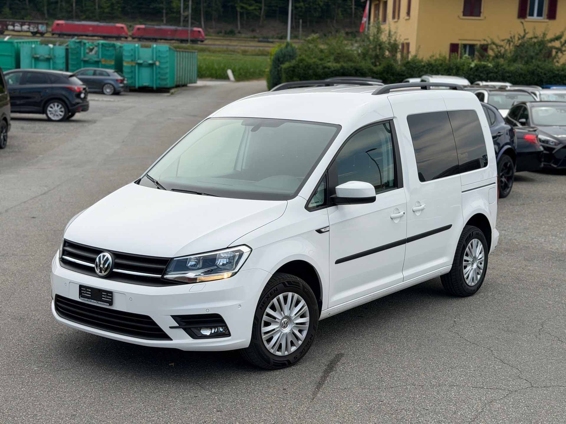 VW Caddy 2.0 TDI Highline DSG-image-12