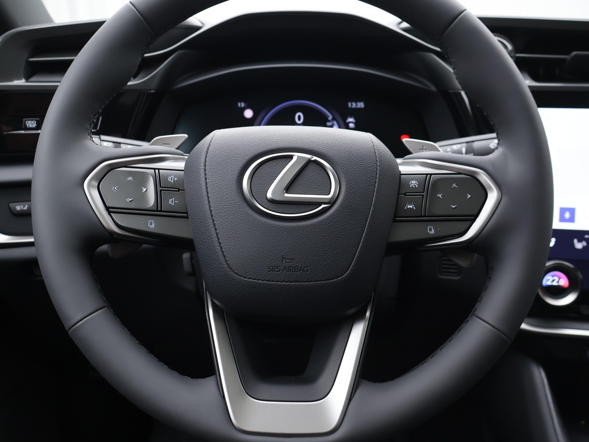 LEXUS RZ 450e Excellence-image-15