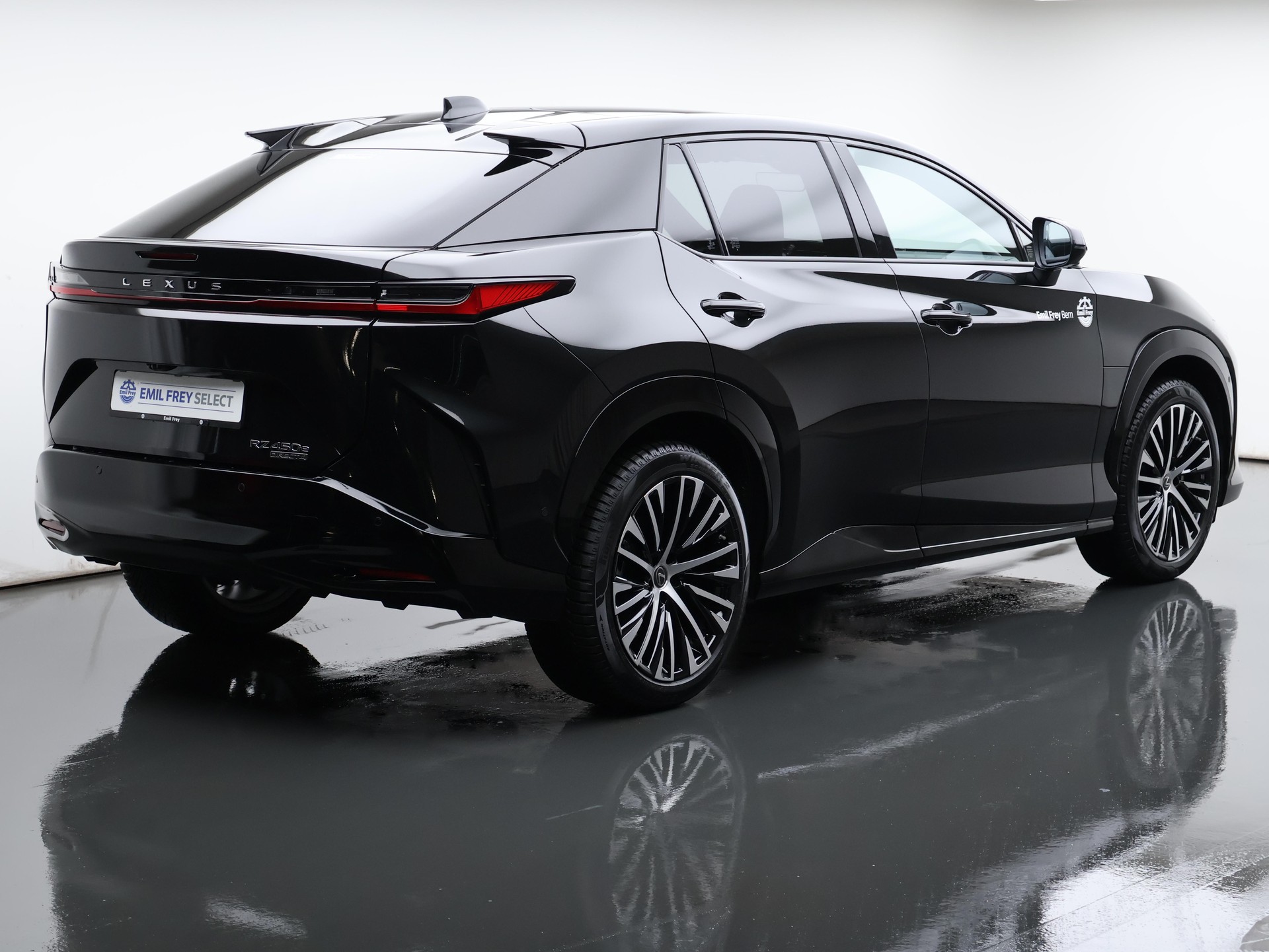 LEXUS RZ 450e Excellence-image-5