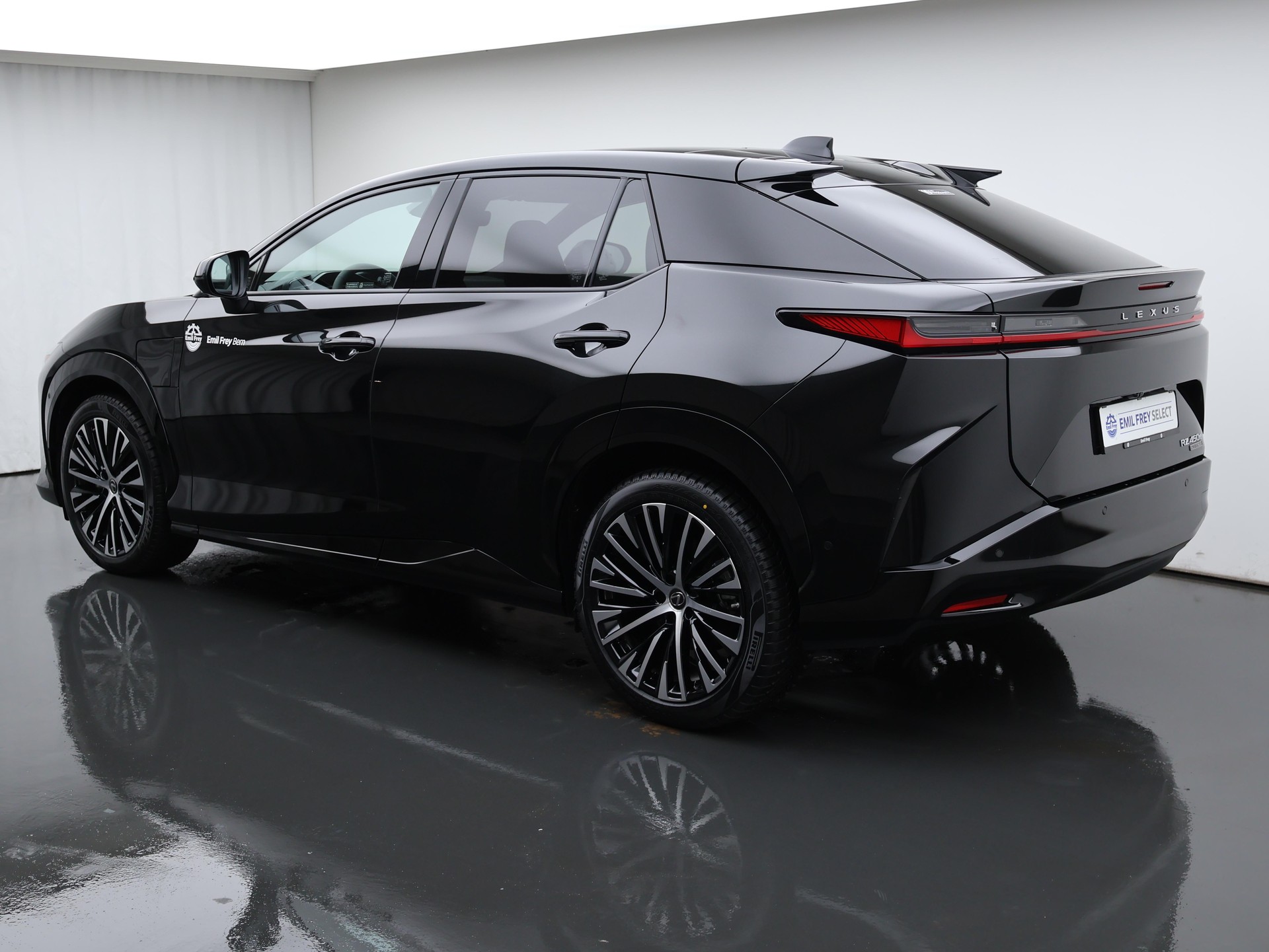 LEXUS RZ 450e Excellence-image-4