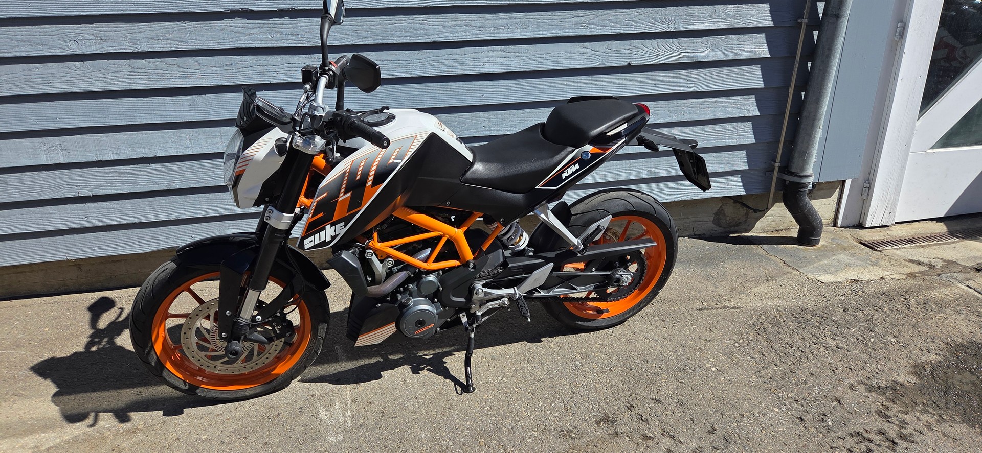 KTM 390 Duke ABS-image-2