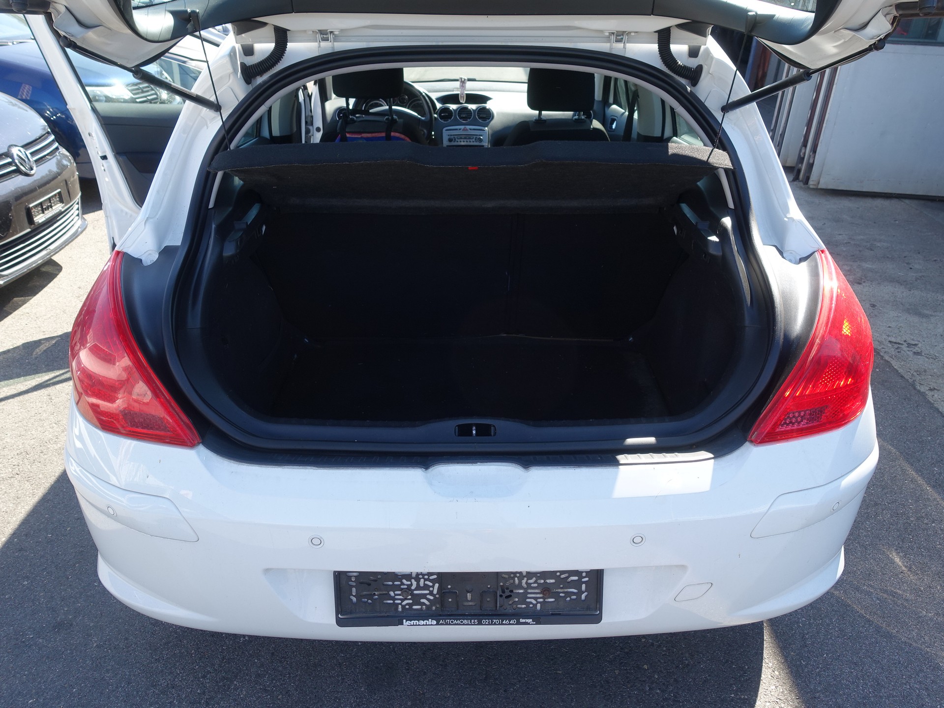 PEUGEOT 308 1.6 16V VTI Sport-image-9