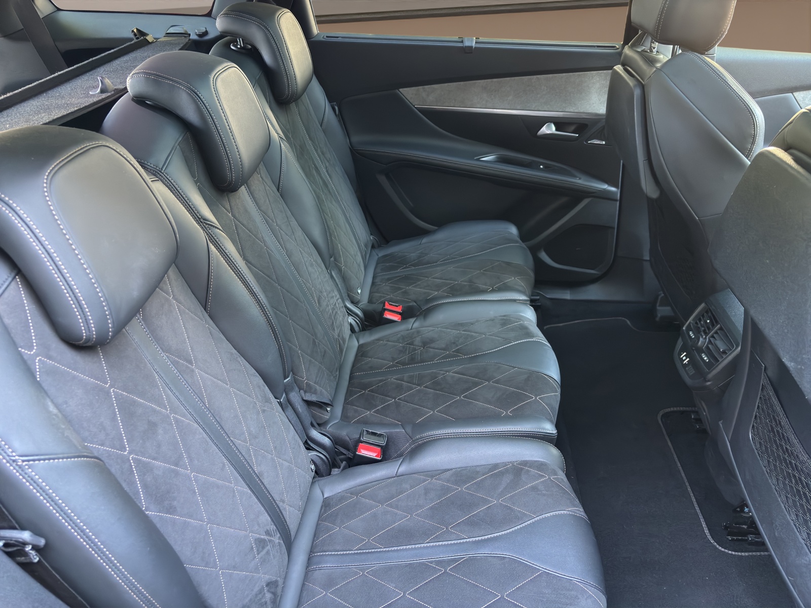PEUGEOT 5008 2.0 BlueHDi GT EAT-image-10