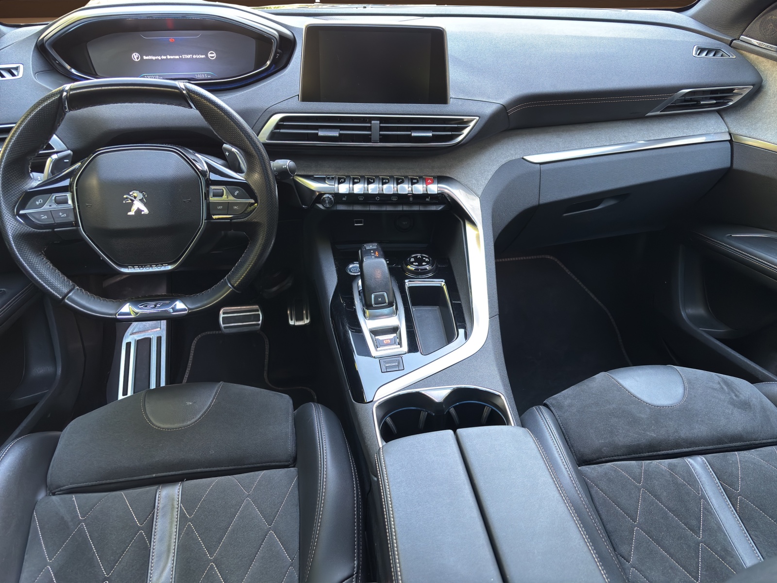 PEUGEOT 5008 2.0 BlueHDi GT EAT-image-9
