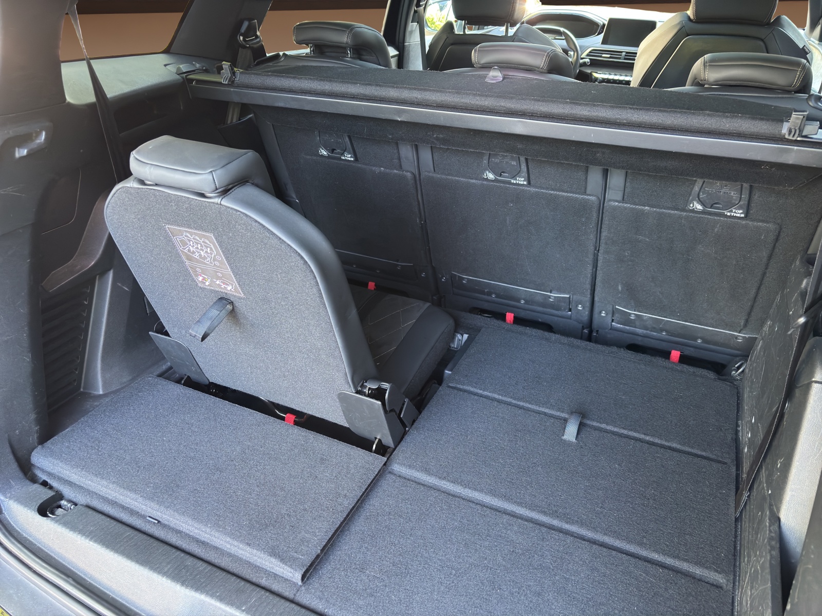 PEUGEOT 5008 2.0 BlueHDi GT EAT-image-11