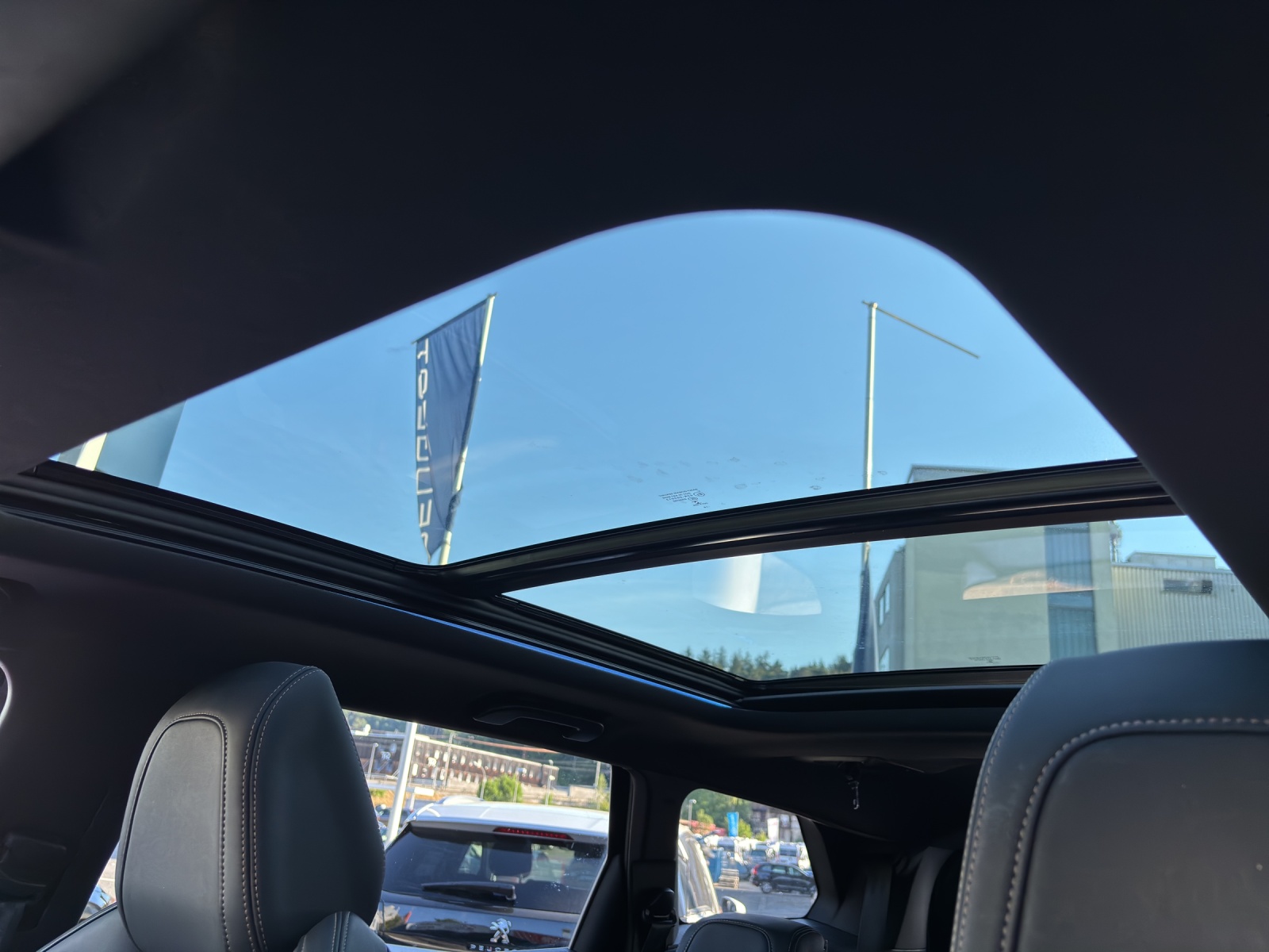 PEUGEOT 5008 2.0 BlueHDi GT EAT-image-12