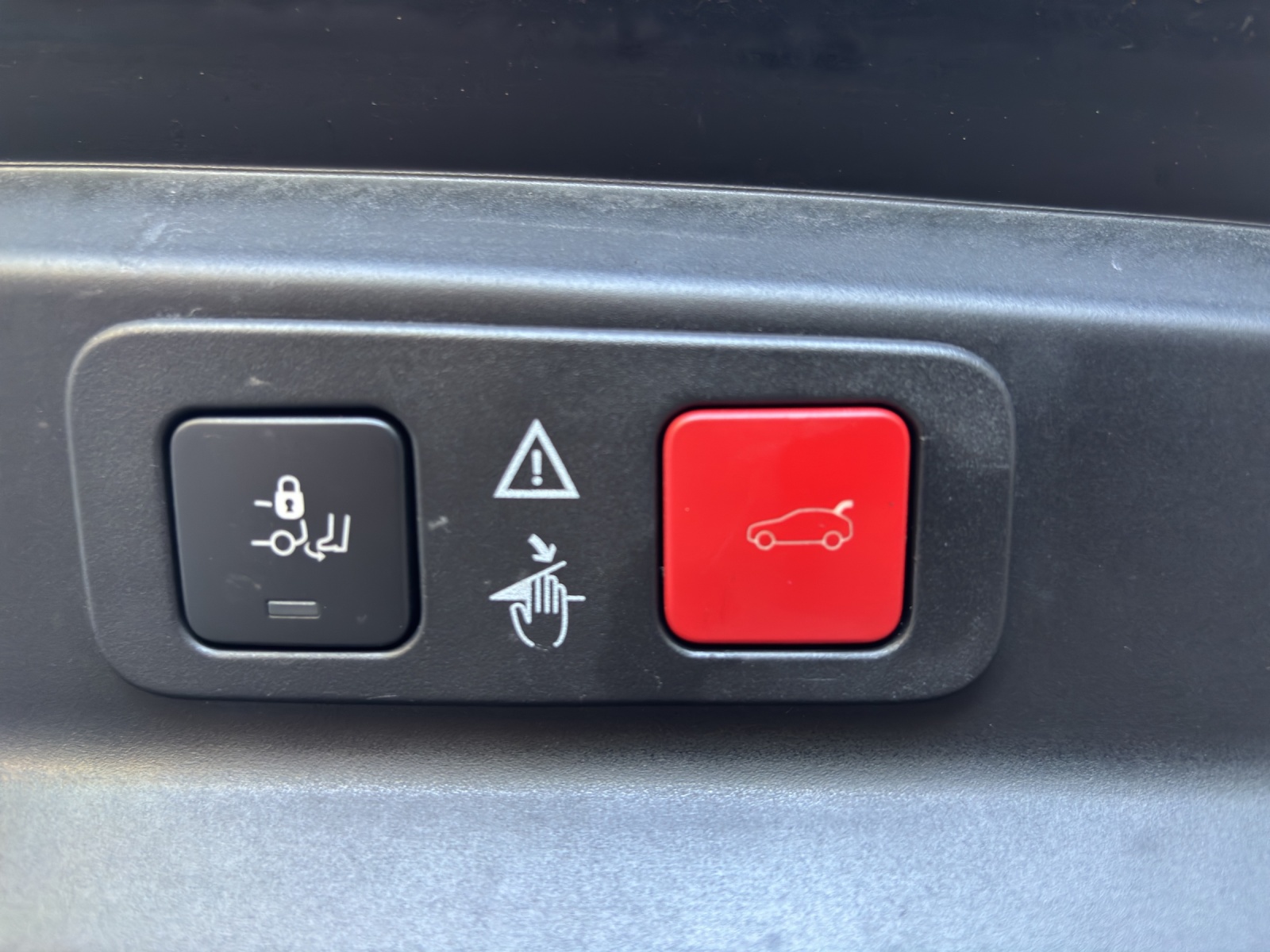 PEUGEOT 5008 2.0 BlueHDi GT EAT-image-21