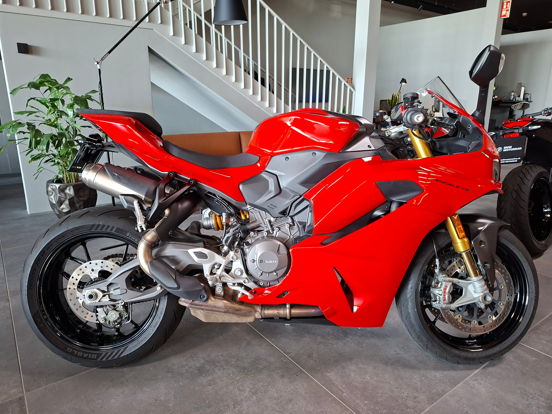 DUCATI Panigale V2 S-showroom-element-1