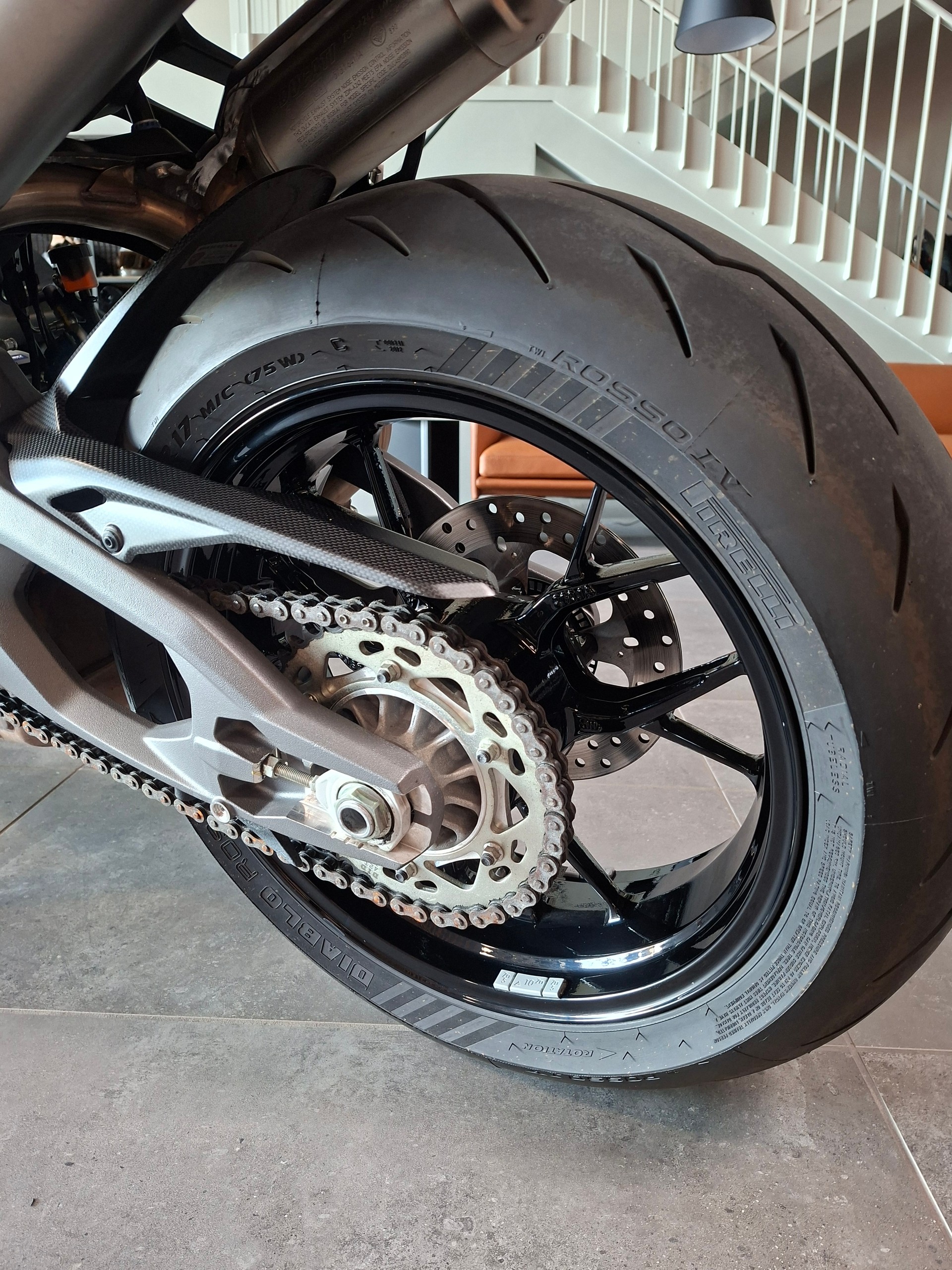 DUCATI Panigale V2 S-image-9