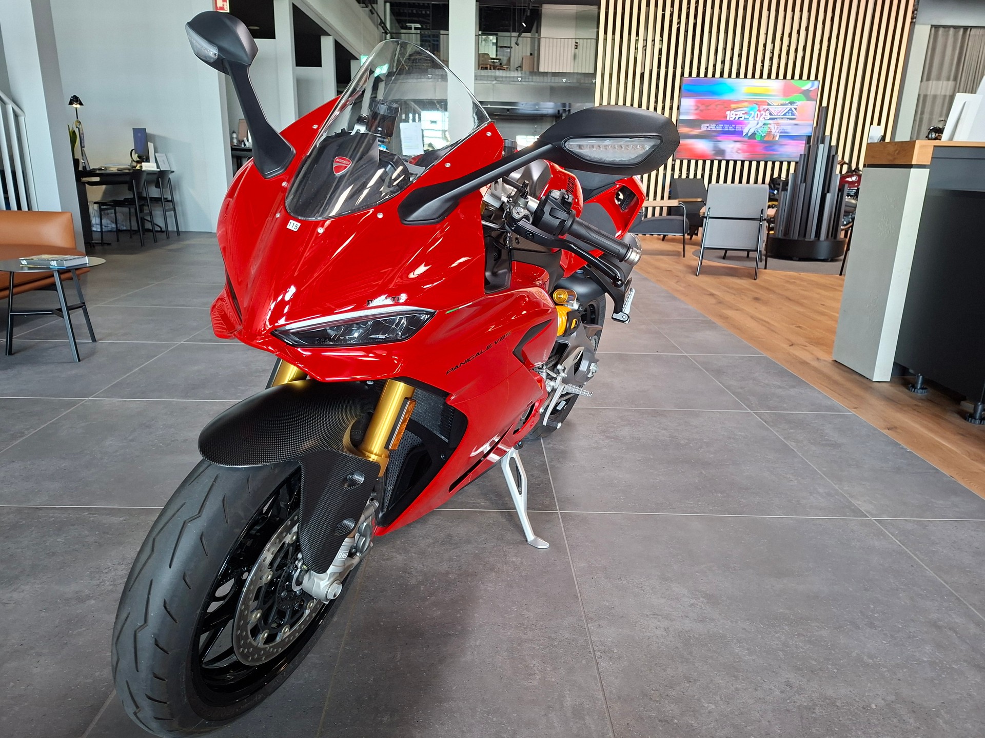 DUCATI Panigale V2 S-showroom-element-3