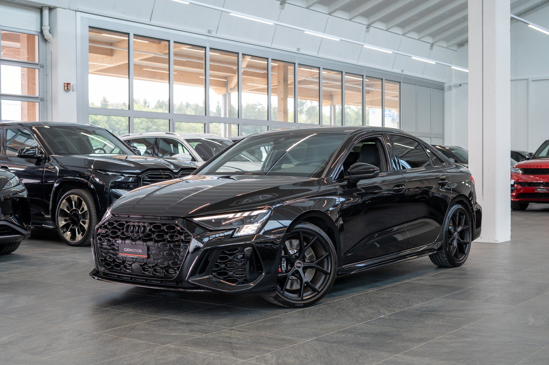 AUDI RS3 Limousine 2.5 TFSI quattro S-Tronic / Alcantara-Lenkrad / Bang&Olufsen / Rückfahrkamera