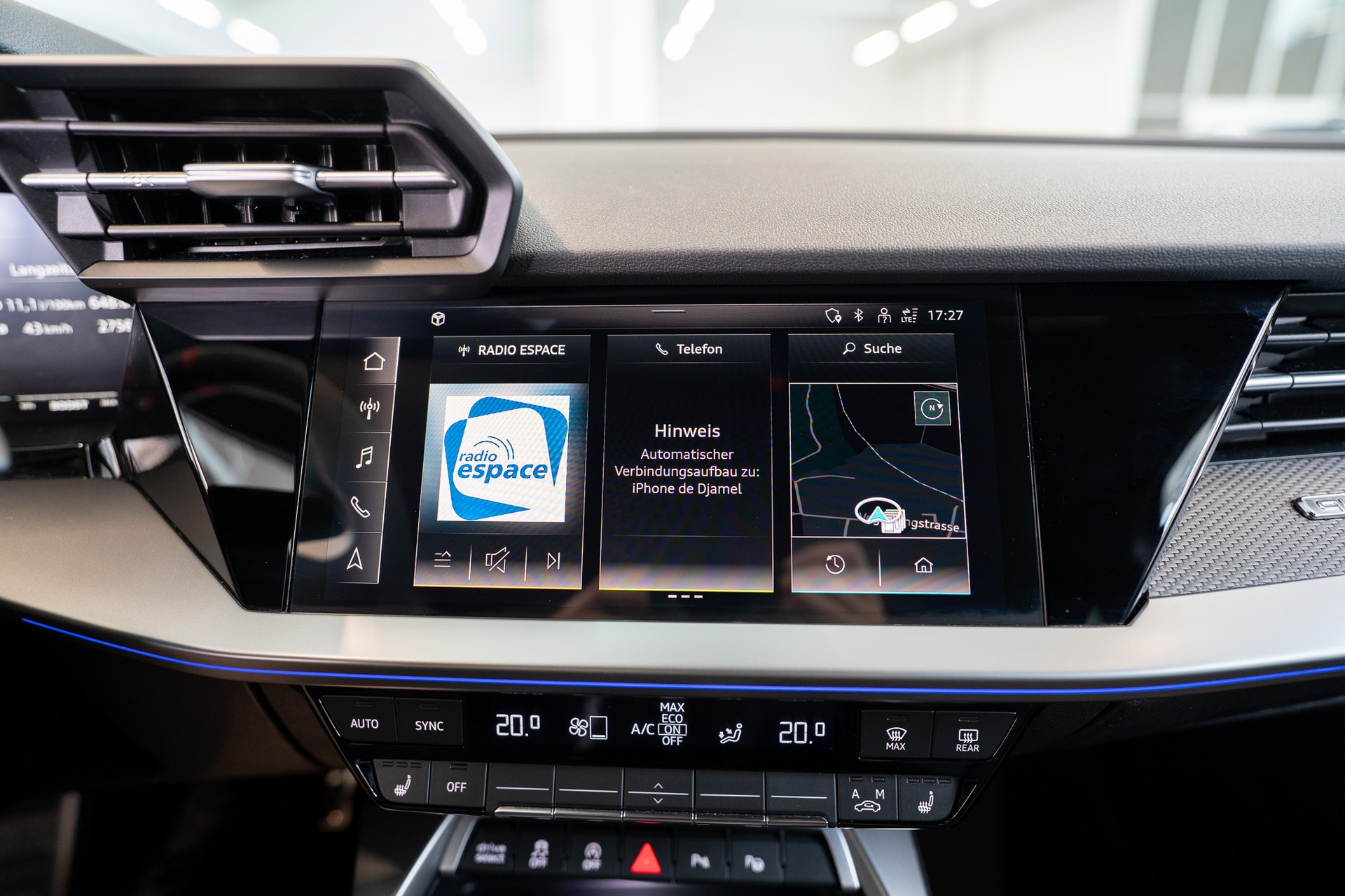 AUDI RS3 Limousine 2.5 TFSI quattro S-Tronic / Alcantara-Lenkrad / Bang&Olufsen / Rückfahrkamera-image-19