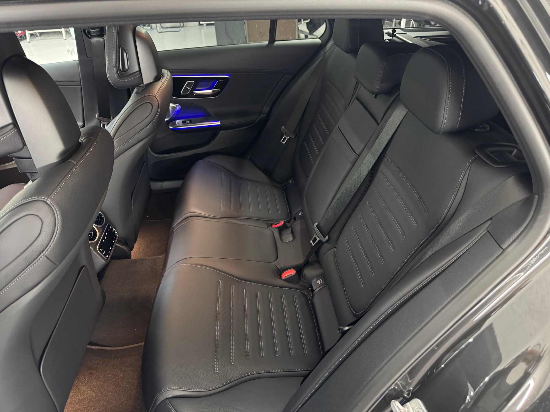 MERCEDES-BENZ C 220 d T 4 Matic Swiss Star-image-11