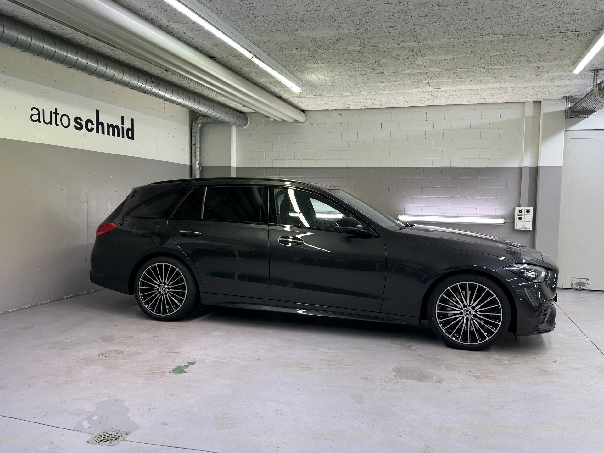 MERCEDES-BENZ C 220 d T 4 Matic Swiss Star-showroom-element-2