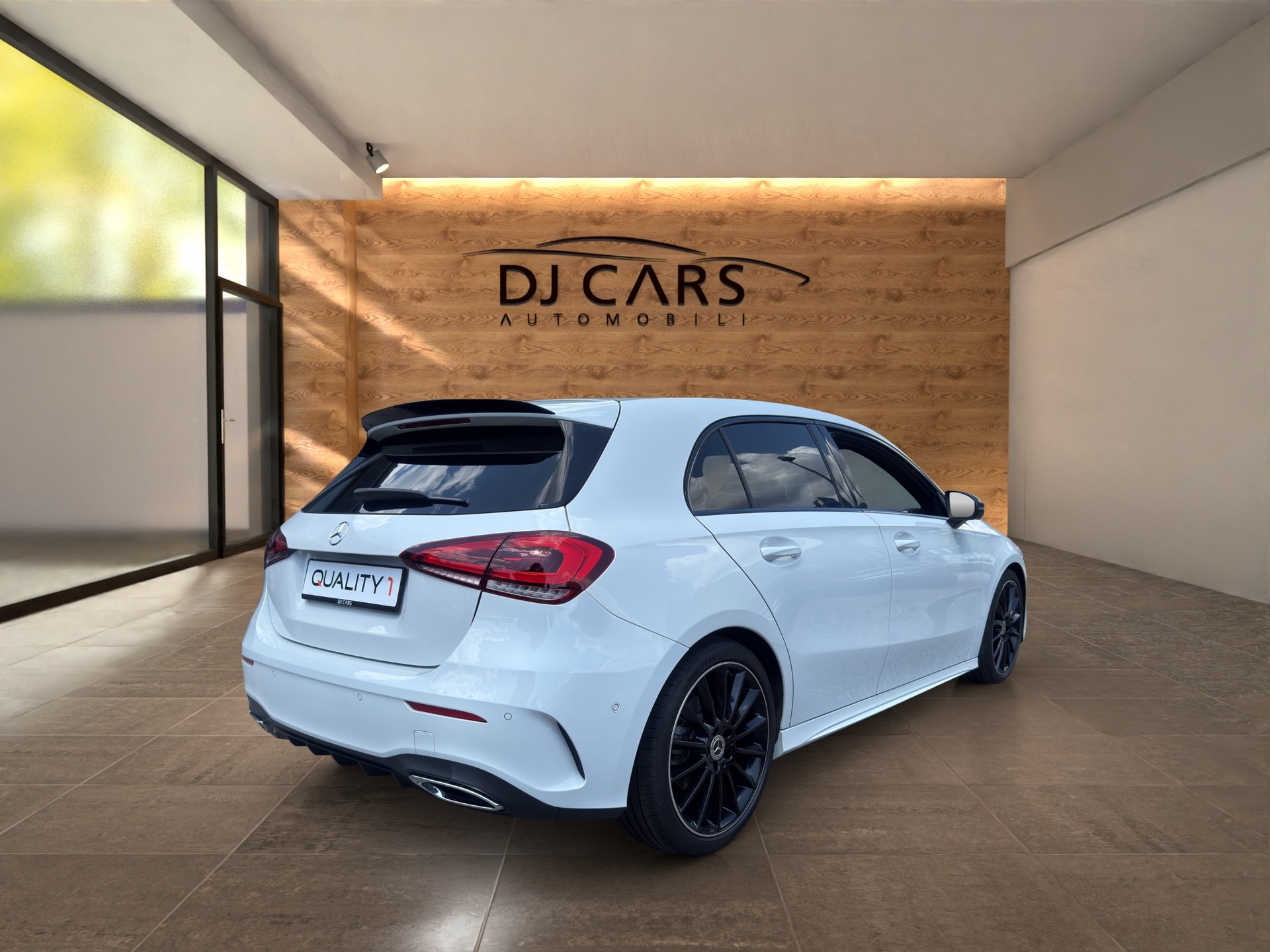 MERCEDES-BENZ A 220 AMG Line 7G-DCT 4Matic-image-6