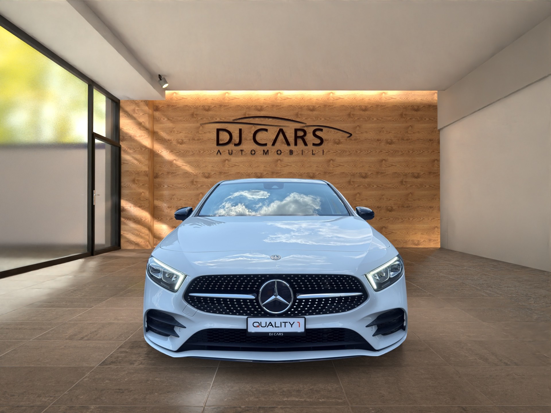 MERCEDES-BENZ A 220 AMG Line 7G-DCT 4Matic-image-1
