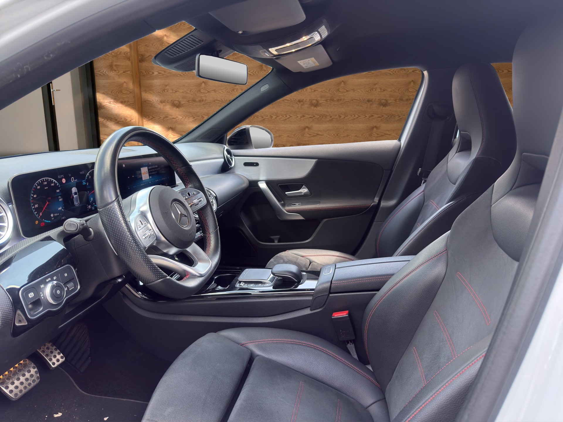 MERCEDES-BENZ A 220 AMG Line 7G-DCT 4Matic-image-7