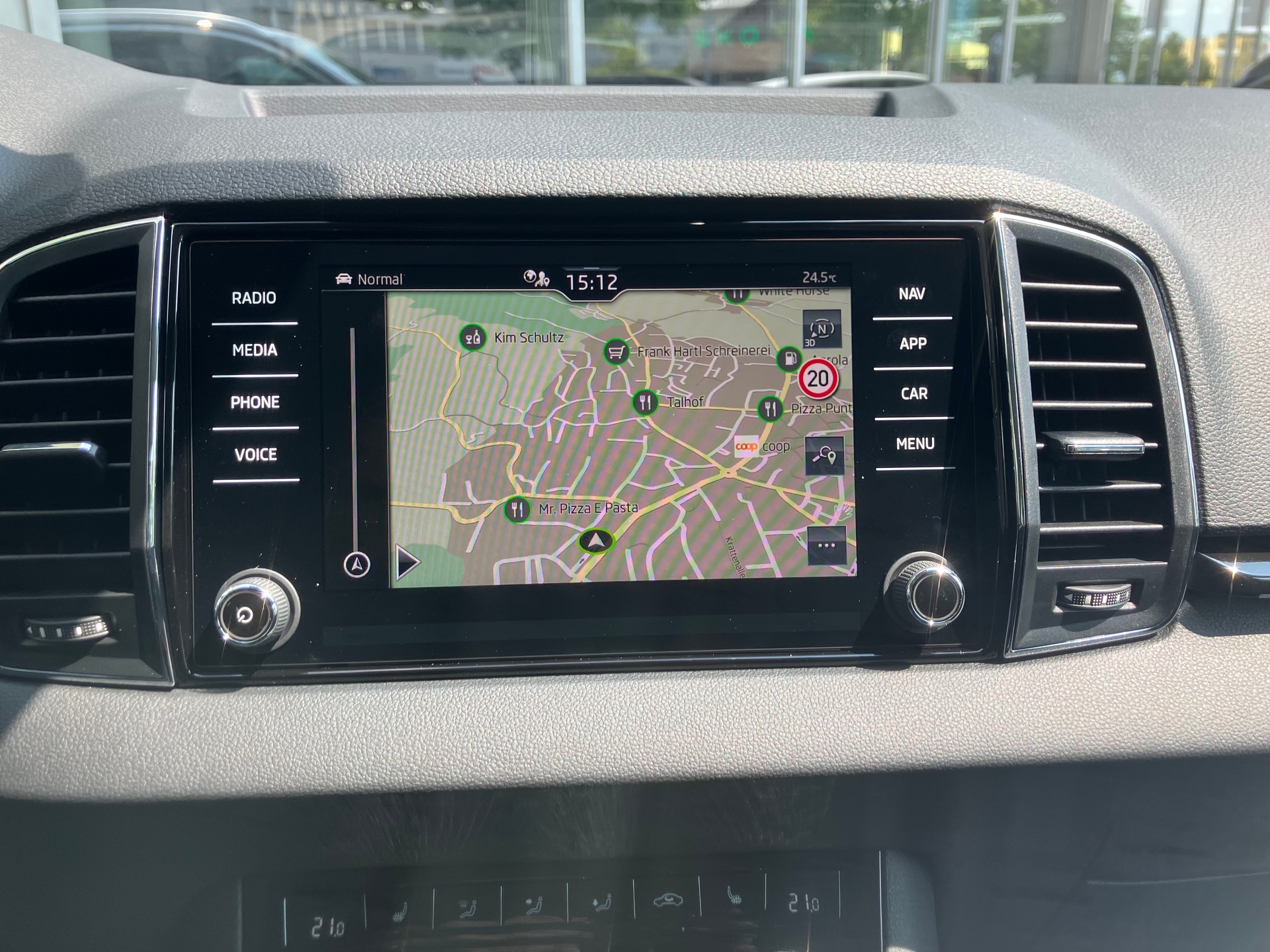 SKODA Karoq 2.0 TDI CR Dynamic 4x4 DSG-image-7
