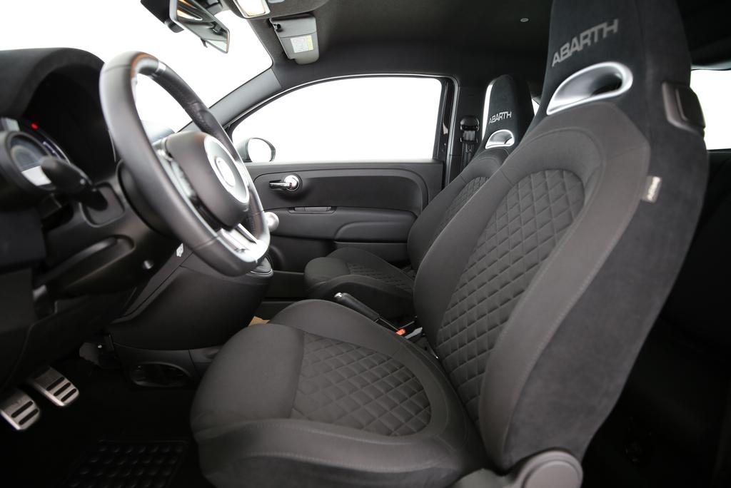 FIAT 595 Abarth 1.4 T-Jet 165 Premium-showroom-element-2