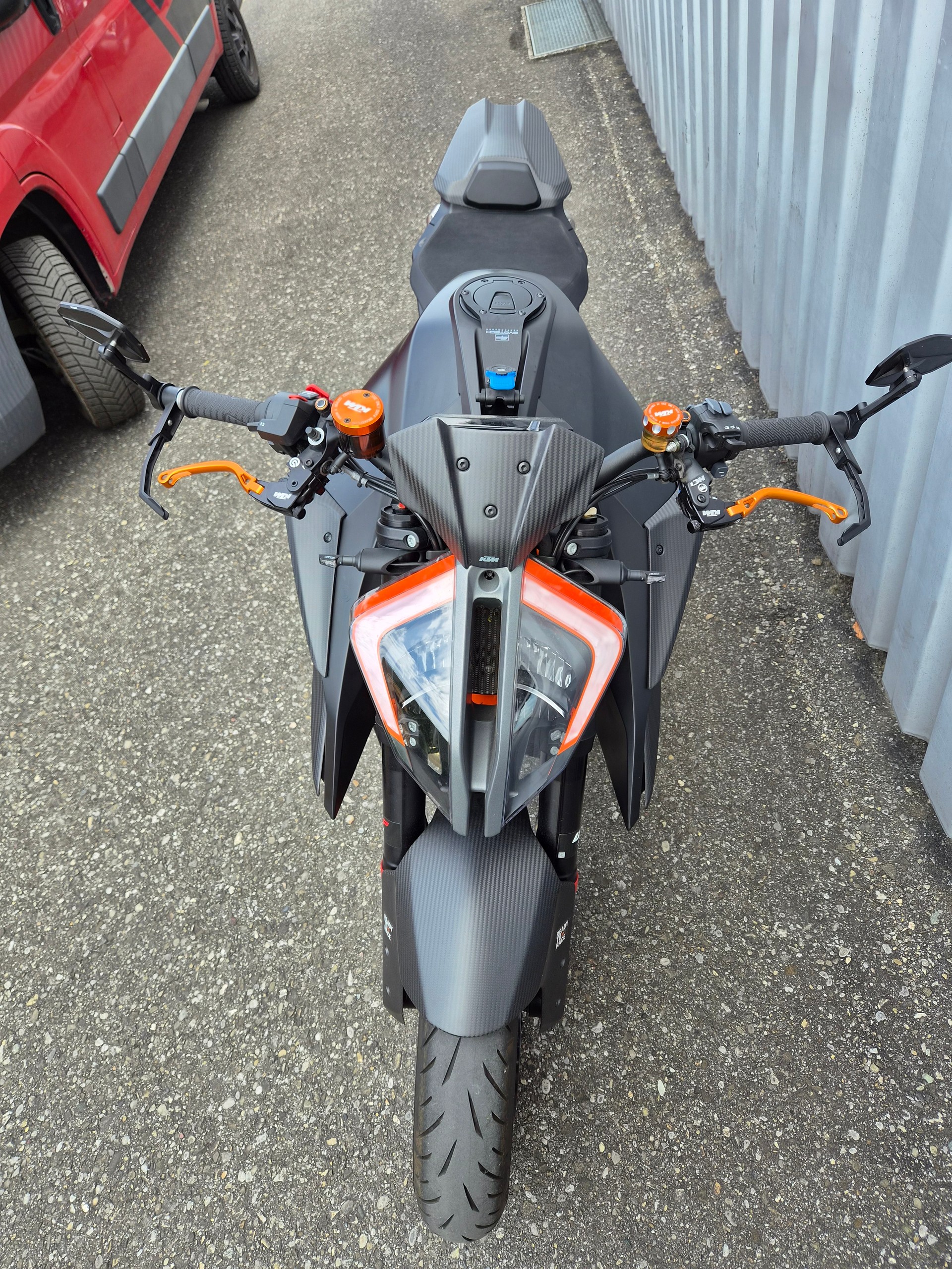 KTM 1290 Super Duke-showroom-element-3
