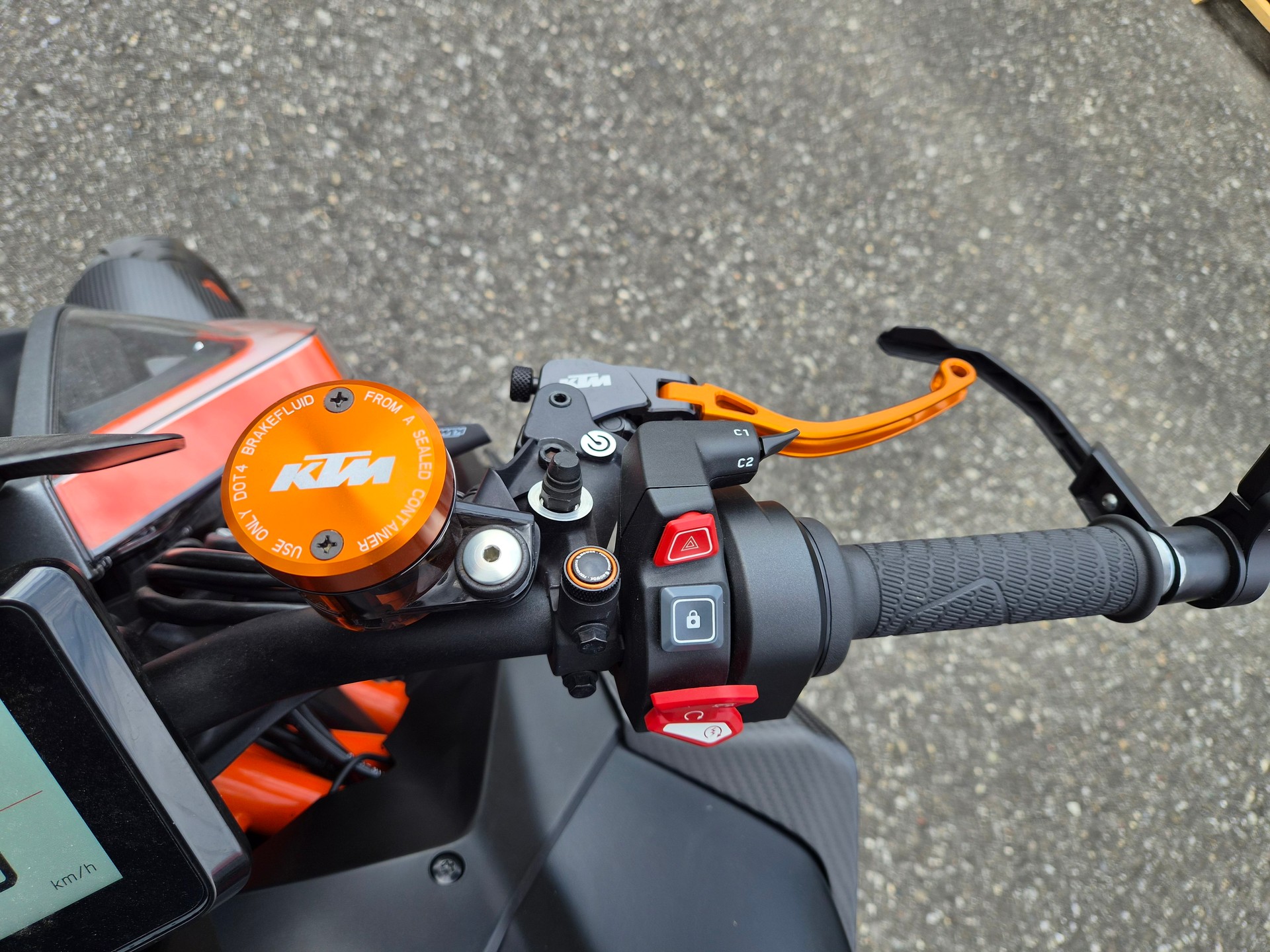 KTM 1290 Super Duke-image-10