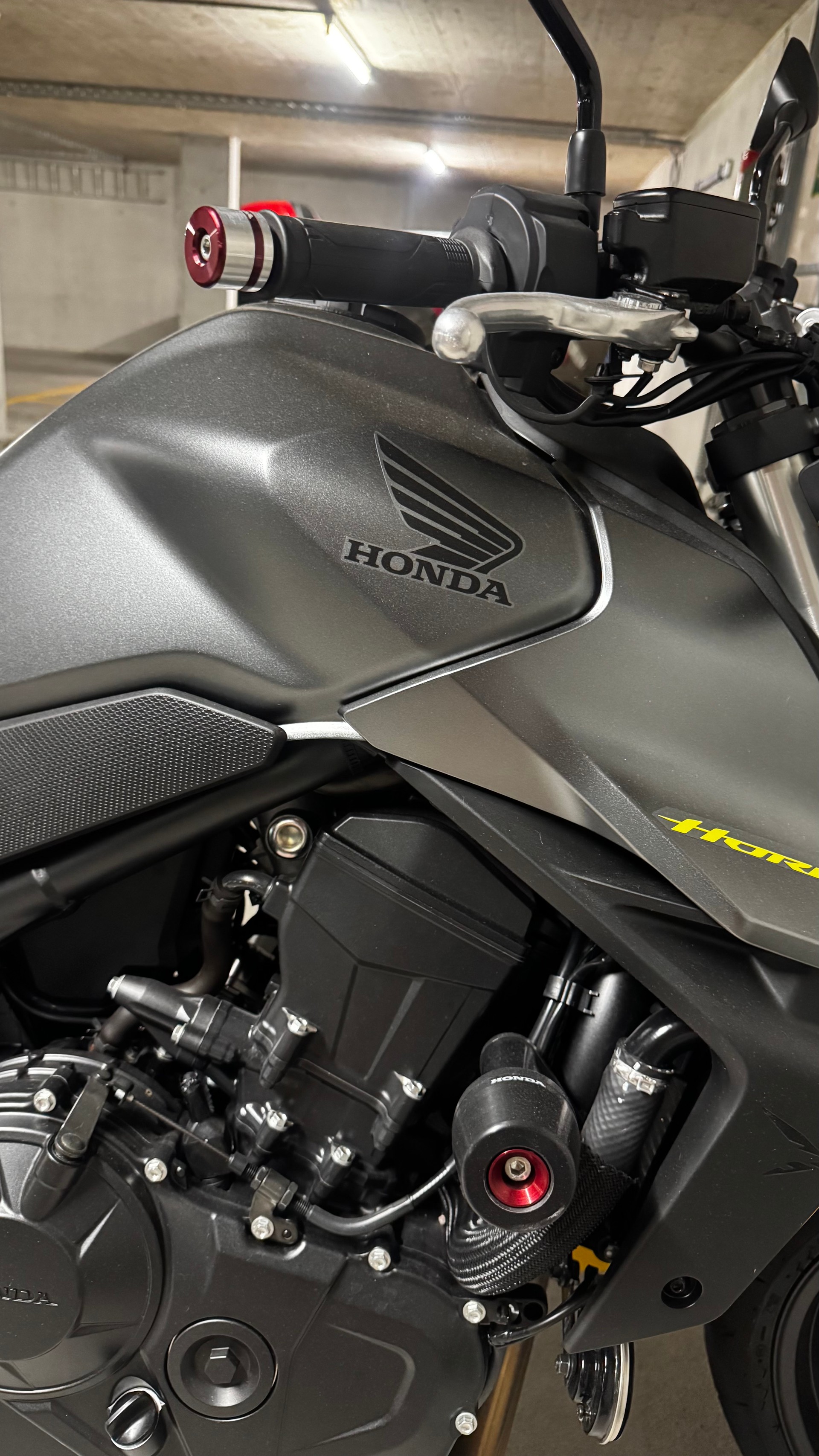 HONDA CB 750 Hornet (35kW)-image-4