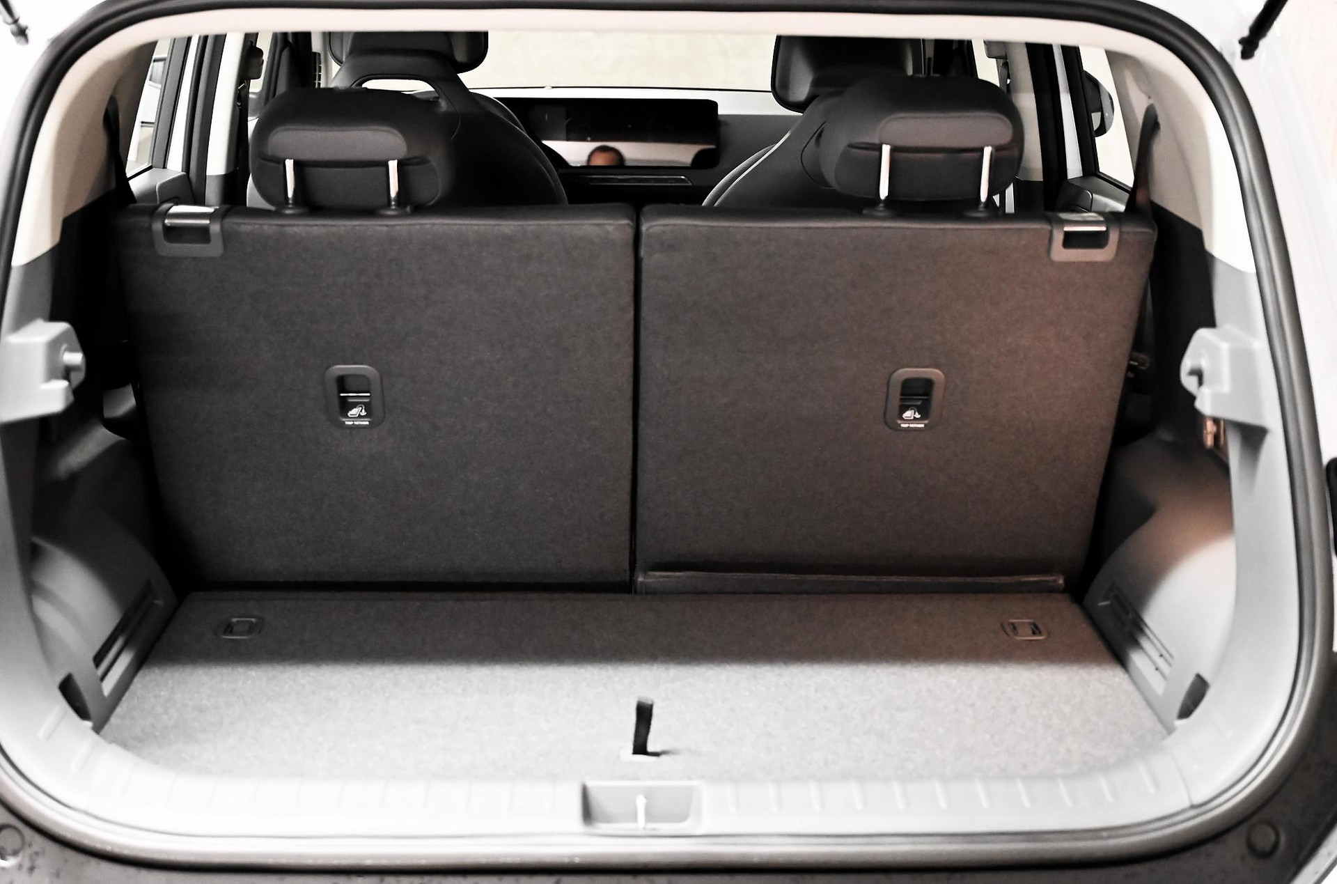 KIA EV2 61 kWh Air 4P-image-14