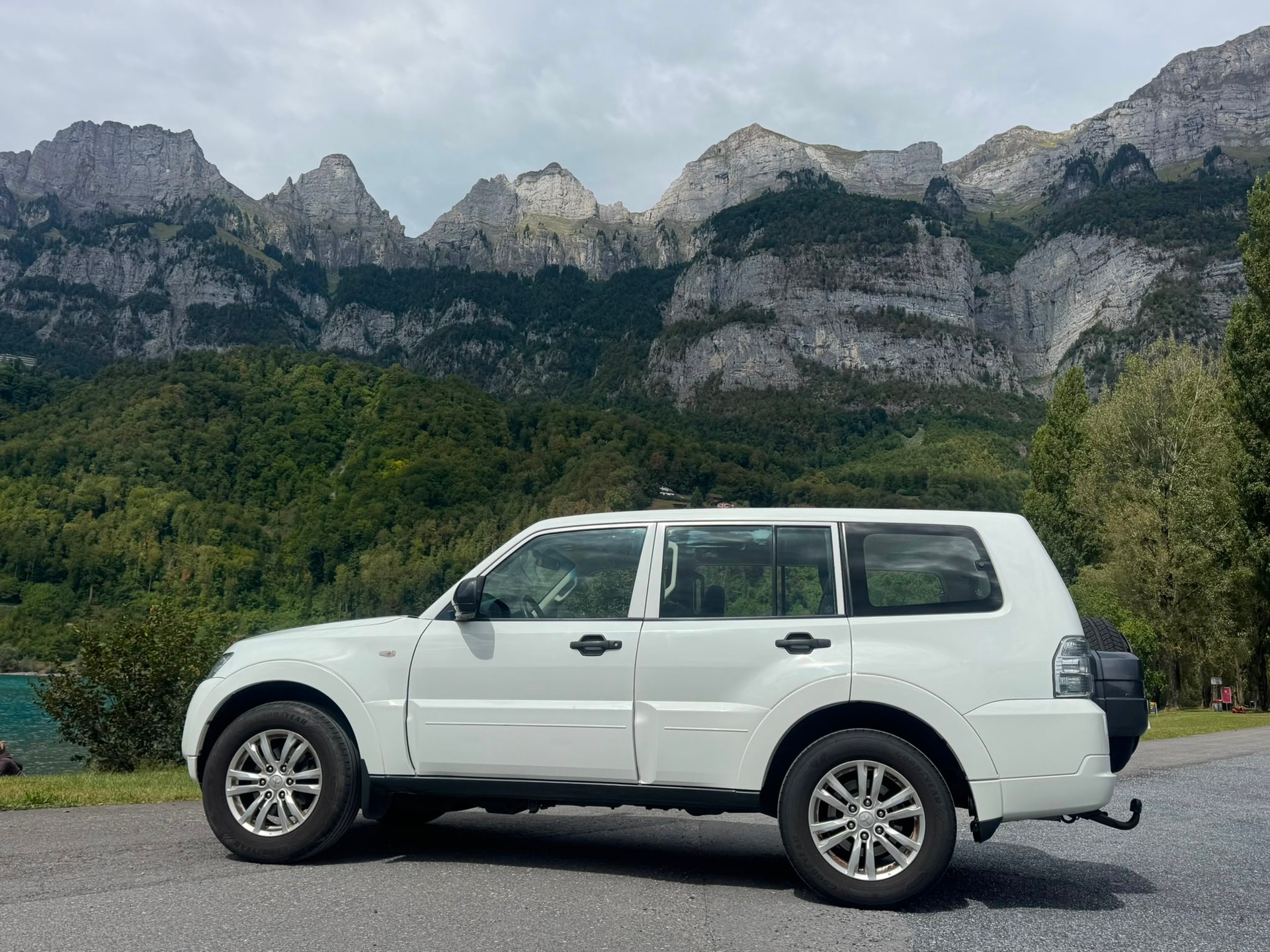 MITSUBISHI Pajero 3.2 DI-D Value Automatic-showroom-element-3