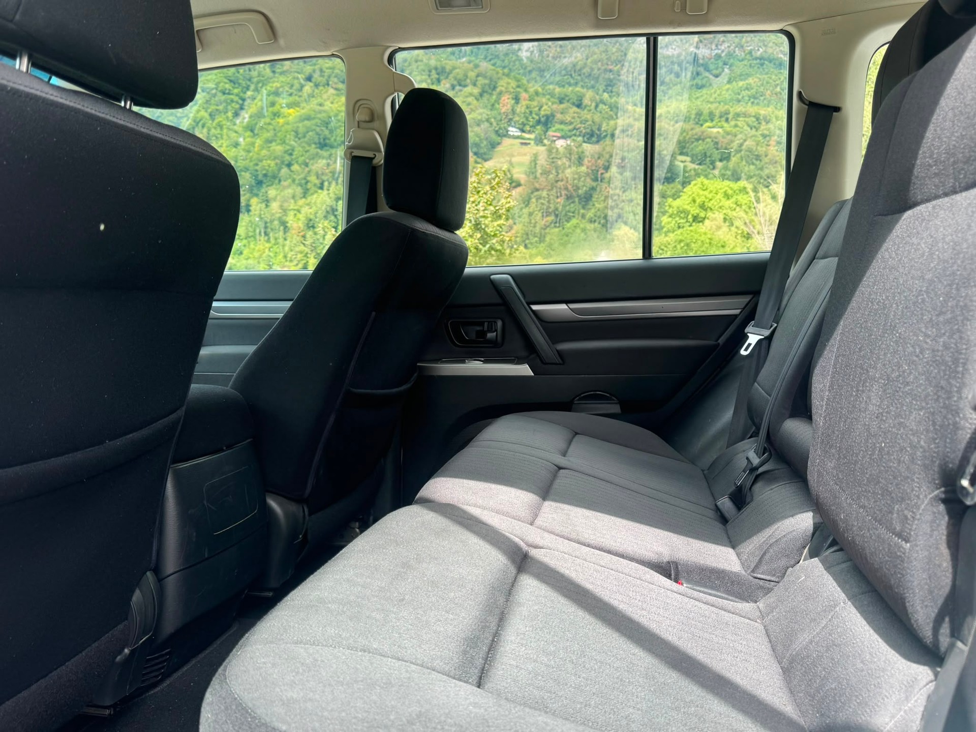 MITSUBISHI Pajero 3.2 DI-D Value Automatic-image-9
