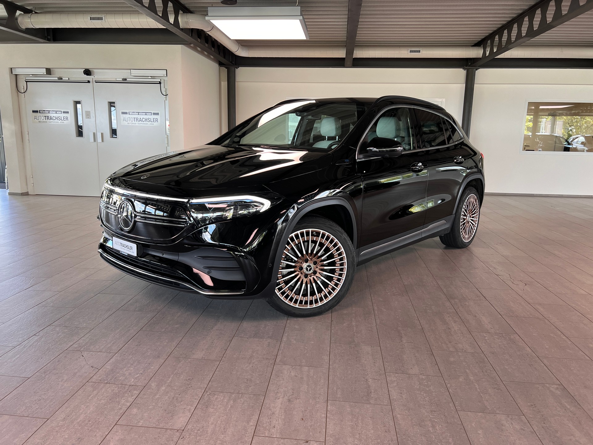MERCEDES-BENZ EQA 250 AMG Line