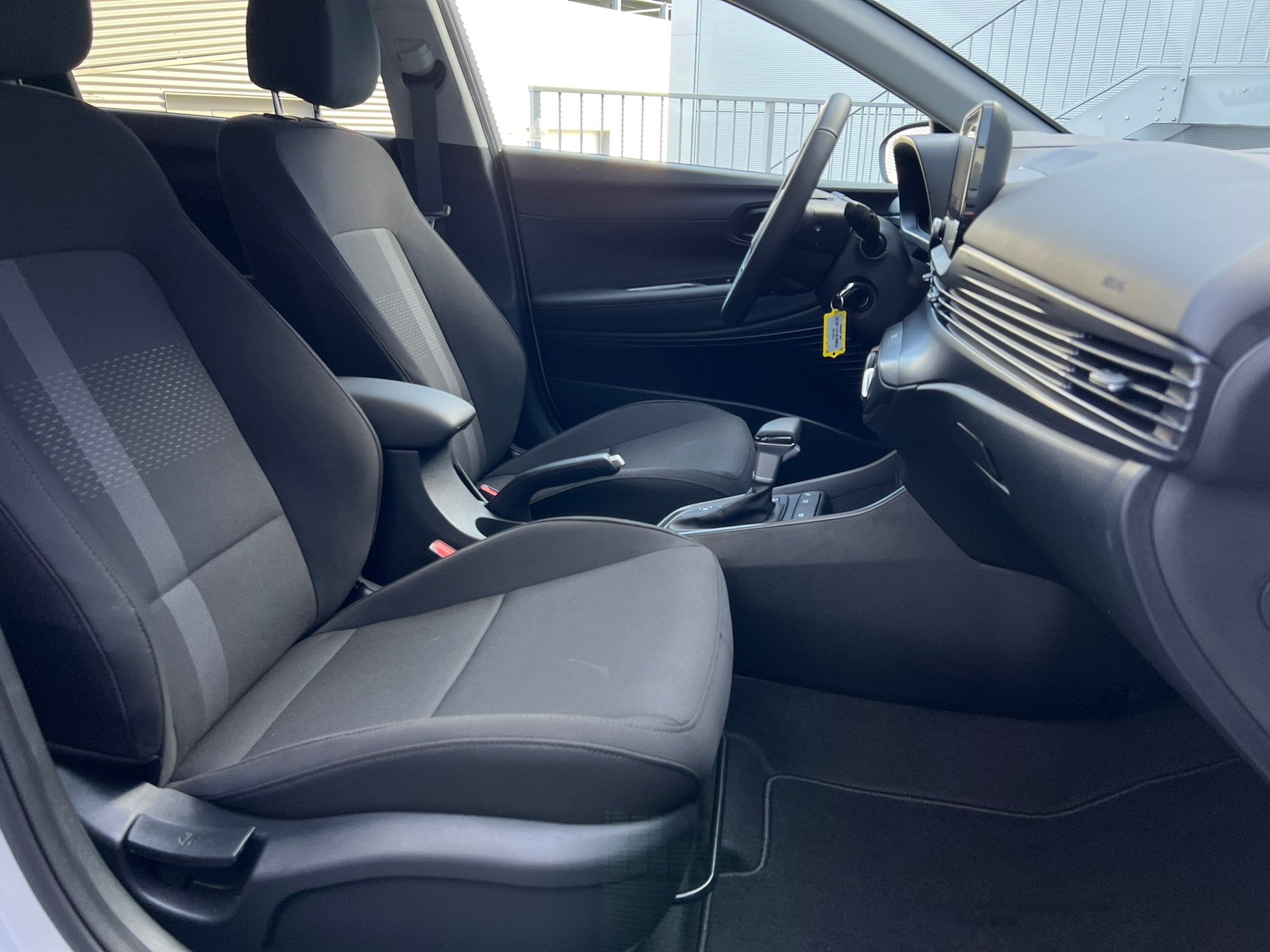 HYUNDAI i20 1.0 T-GDi Amplia DCT-image-9