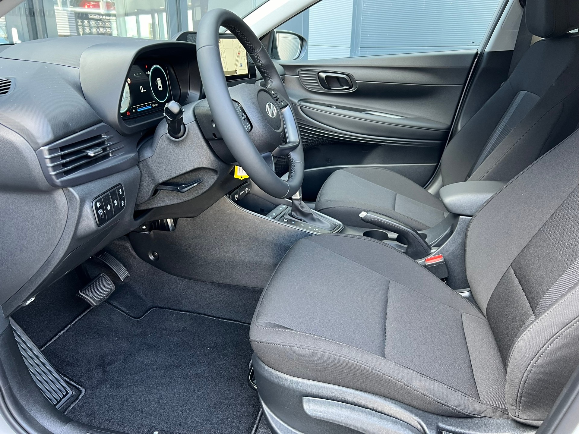 HYUNDAI i20 1.0 T-GDi Amplia DCT-image-8