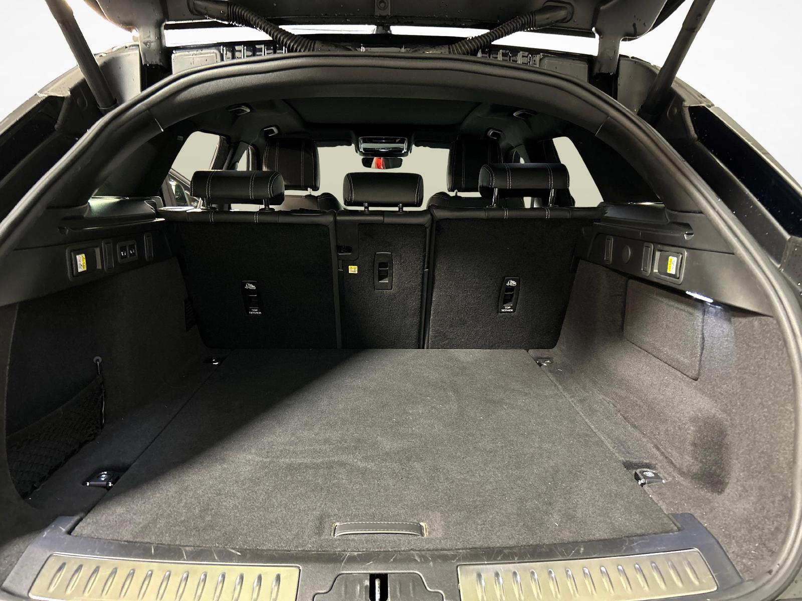 LAND ROVER Range Rover Velar 3.0 I6 R-Dynamic HSE-image-12