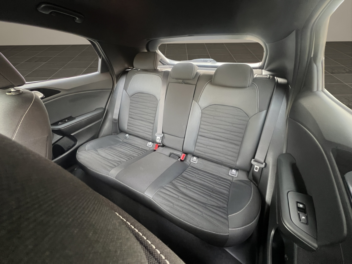 KIA XCeed 1.5 T-GDi GT-Line-image-16