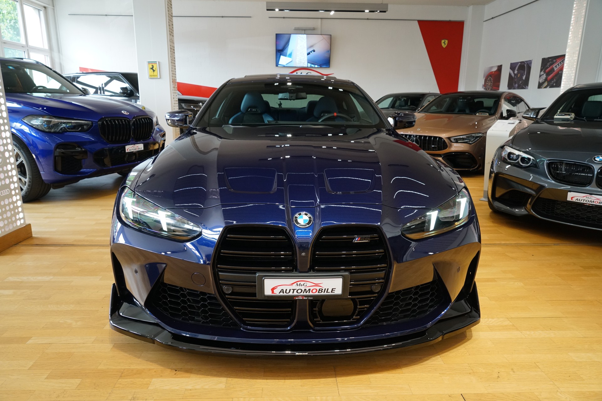 BMW M4 Coupé Competition M xDrive Individual Tansanitblau-showroom-element-1