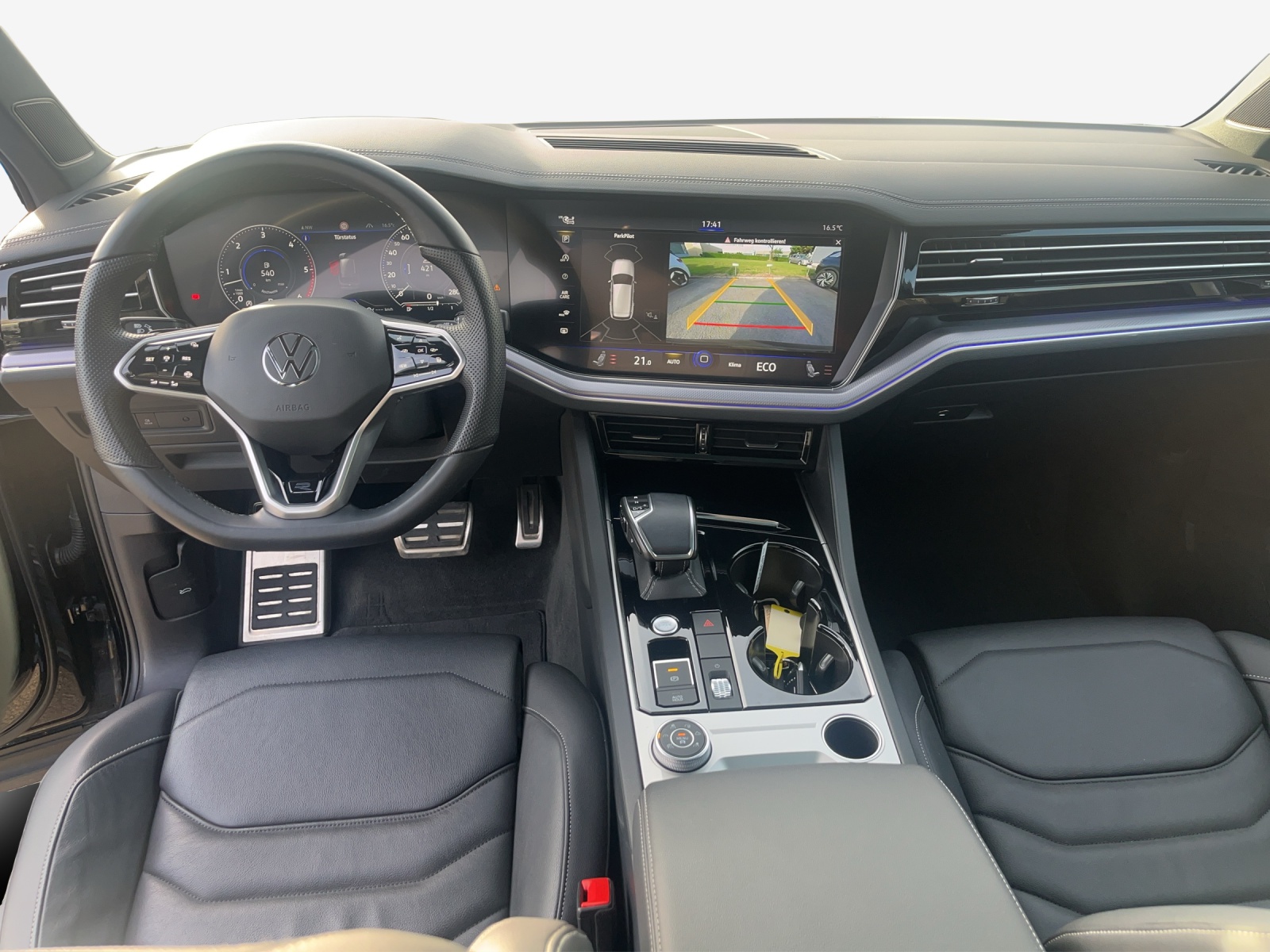 VW Touareg 3.0 TDI R Line Tiptronic-image-8