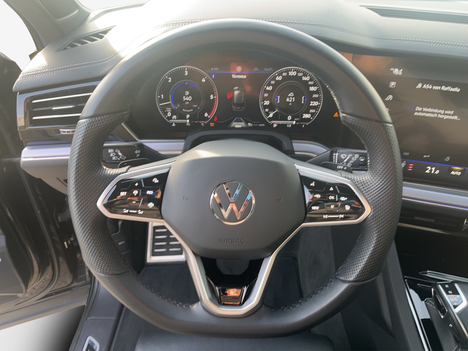 VW Touareg 3.0 TDI R Line Tiptronic-image-9