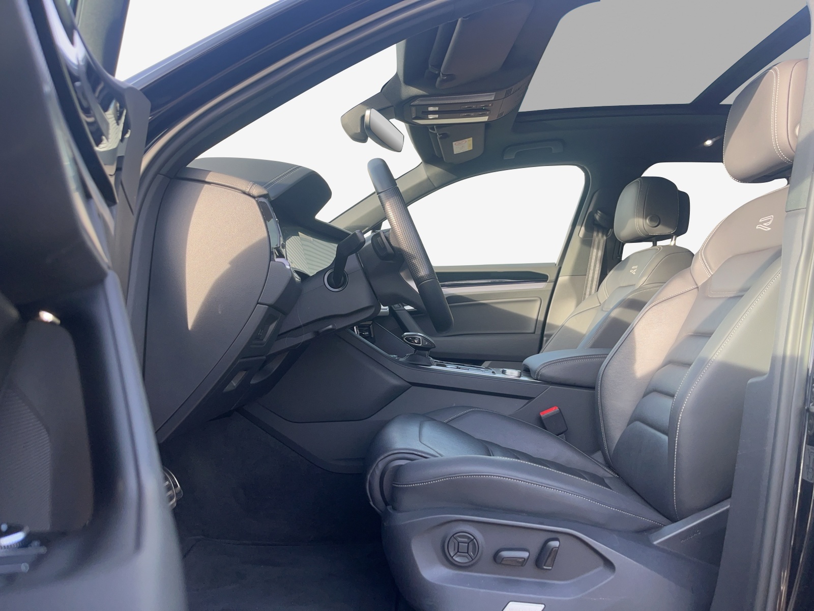 VW Touareg 3.0 TDI R Line Tiptronic-image-7