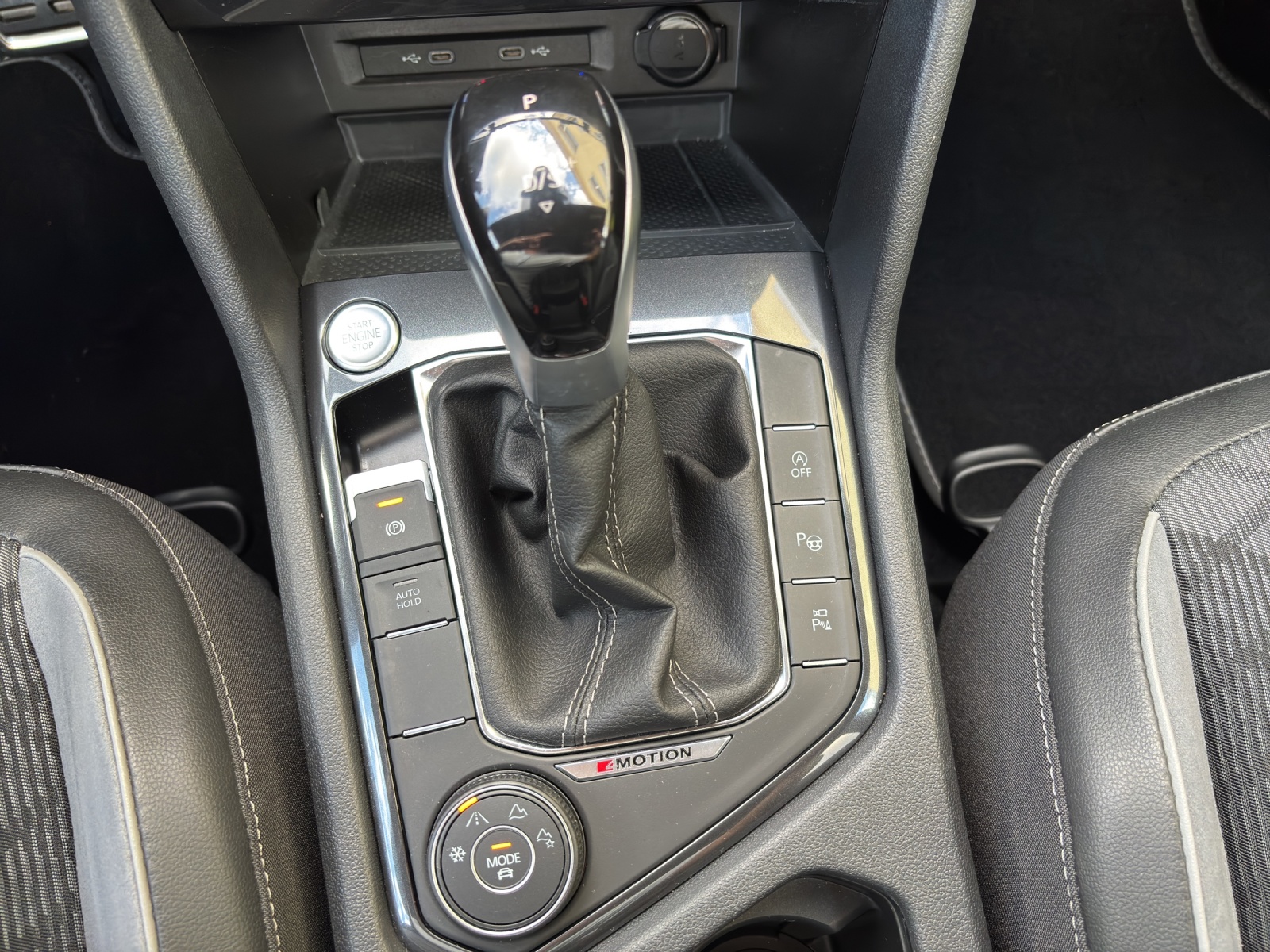 VW Tiguan Allspace 2.0 TDI SCR R-Line 4Motion DSG mit AHK, Head-Up-Display & 360°Kamrea-image-18