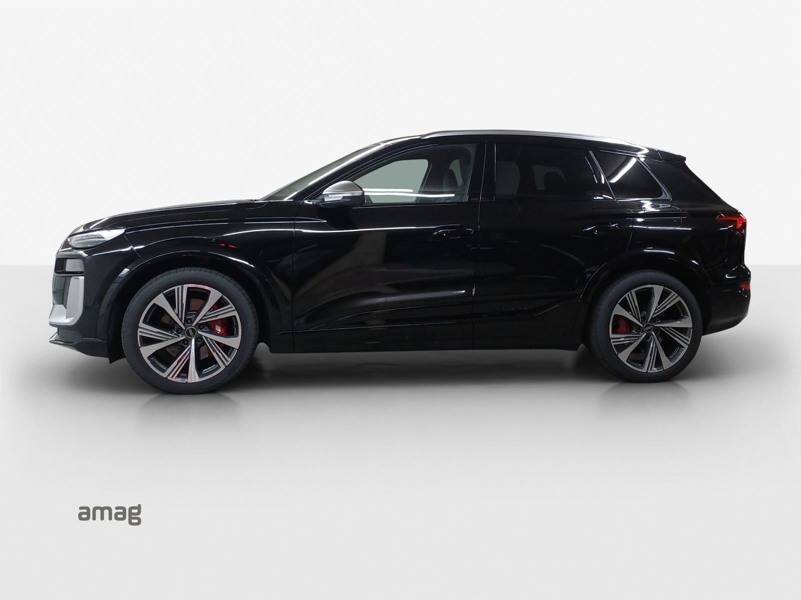 AUDI SQ6 e-tron quattro-showroom-element-1