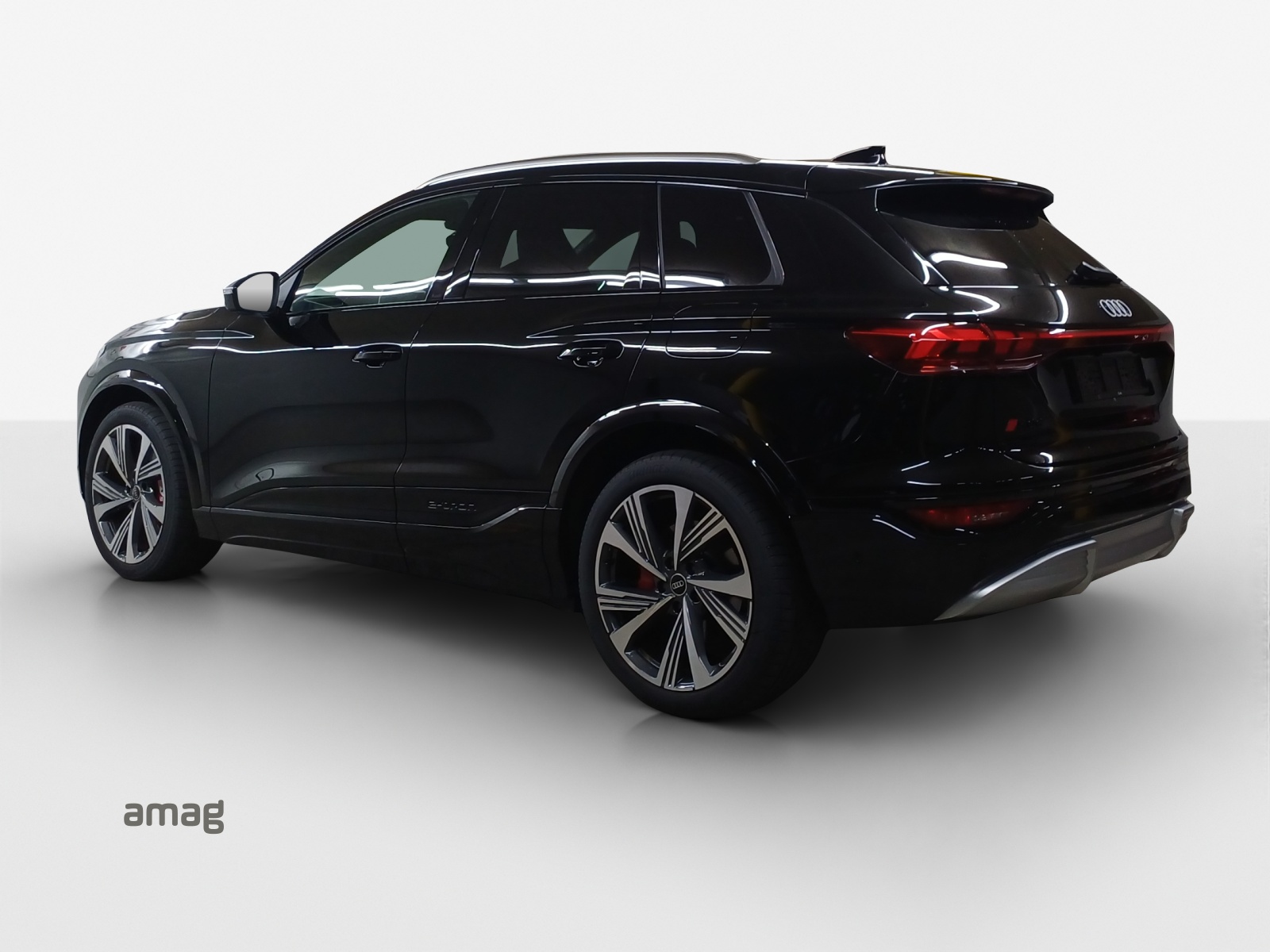 AUDI SQ6 e-tron quattro-showroom-element-2