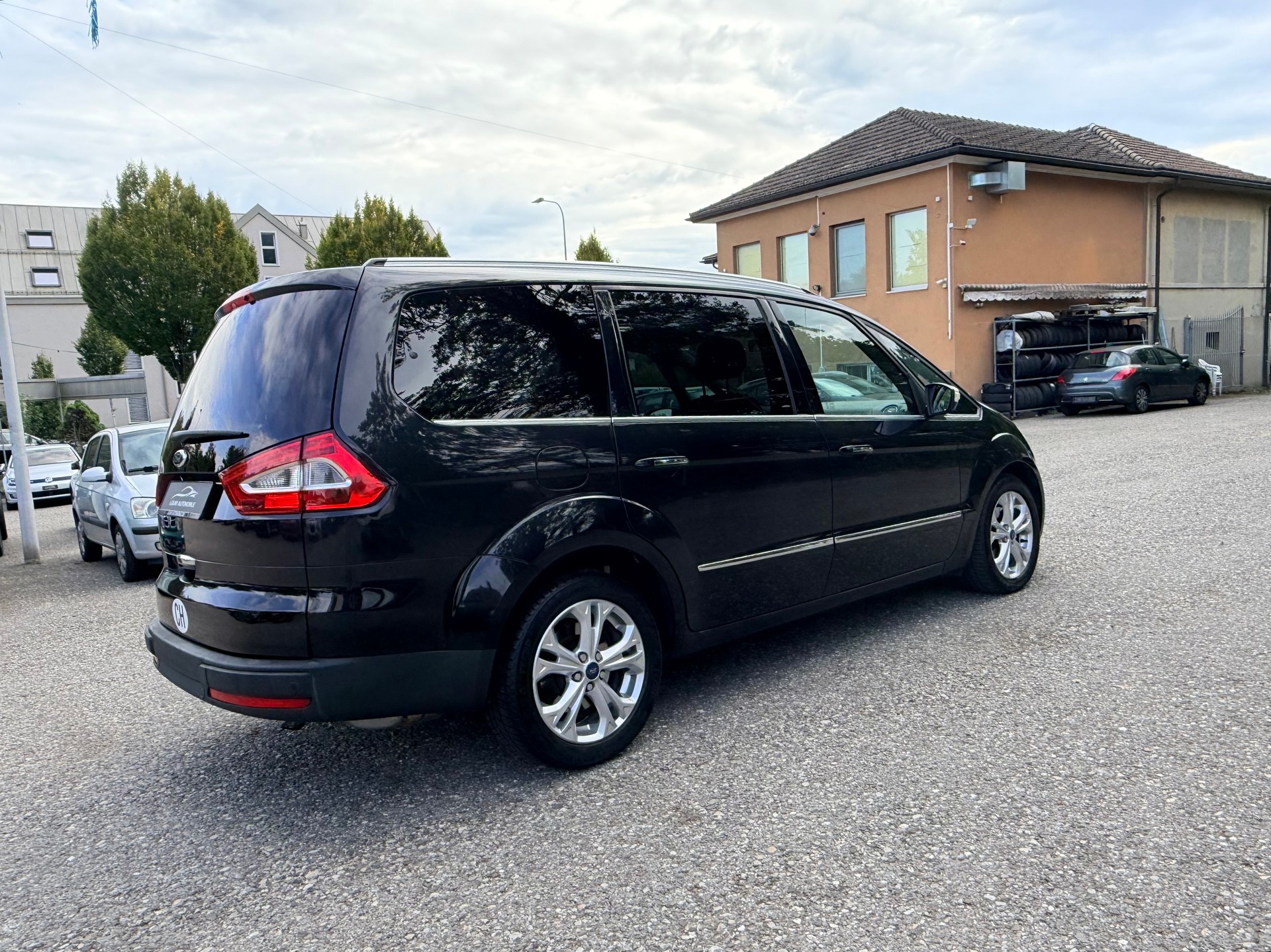FORD Galaxy 2.0 SCTi Ghia PowerShift-image-19