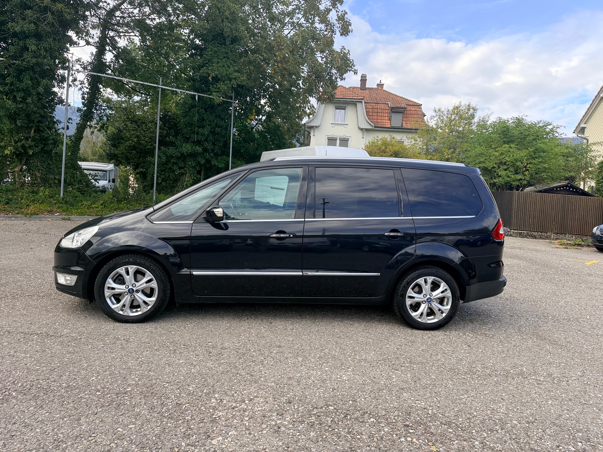 FORD Galaxy 2.0 SCTi Ghia PowerShift-showroom-element-1