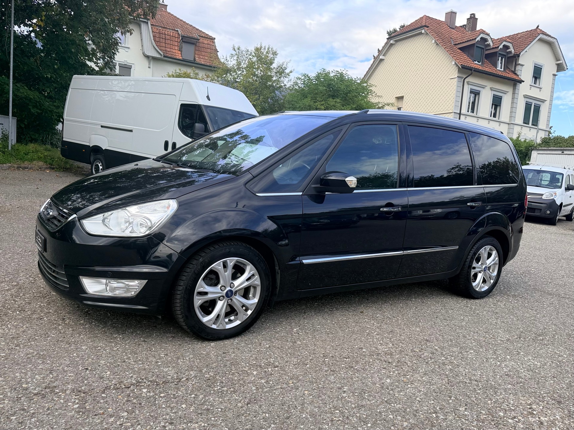 FORD Galaxy 2.0 SCTi Ghia PowerShift-image-4